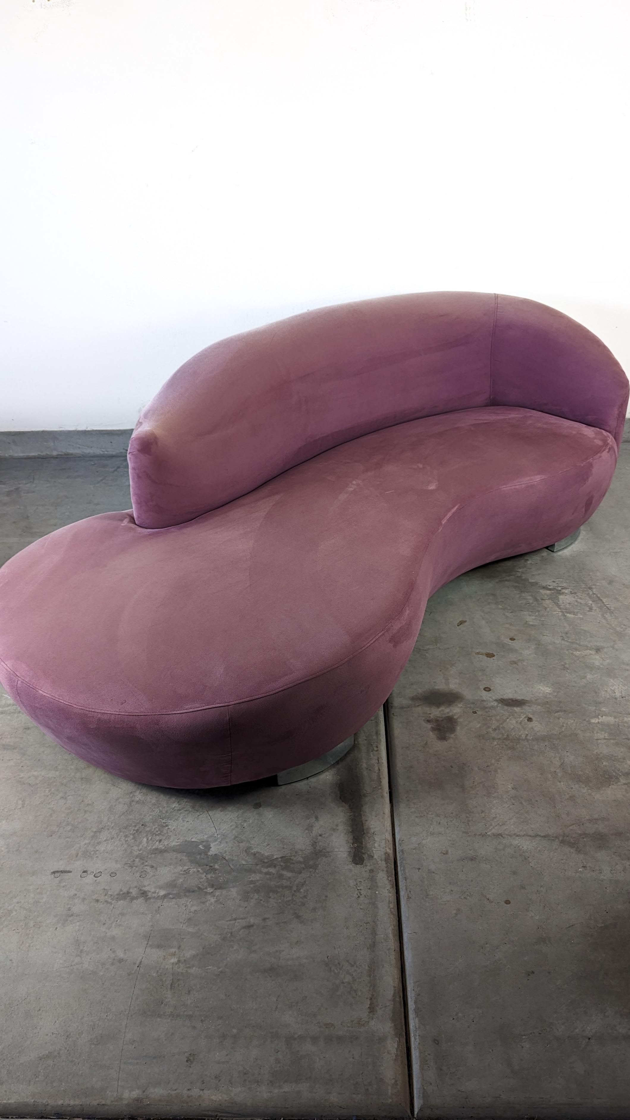 Pair of Postmodern Mauve Pink Serpentine Cloud Sofas, c1990s For Sale 5