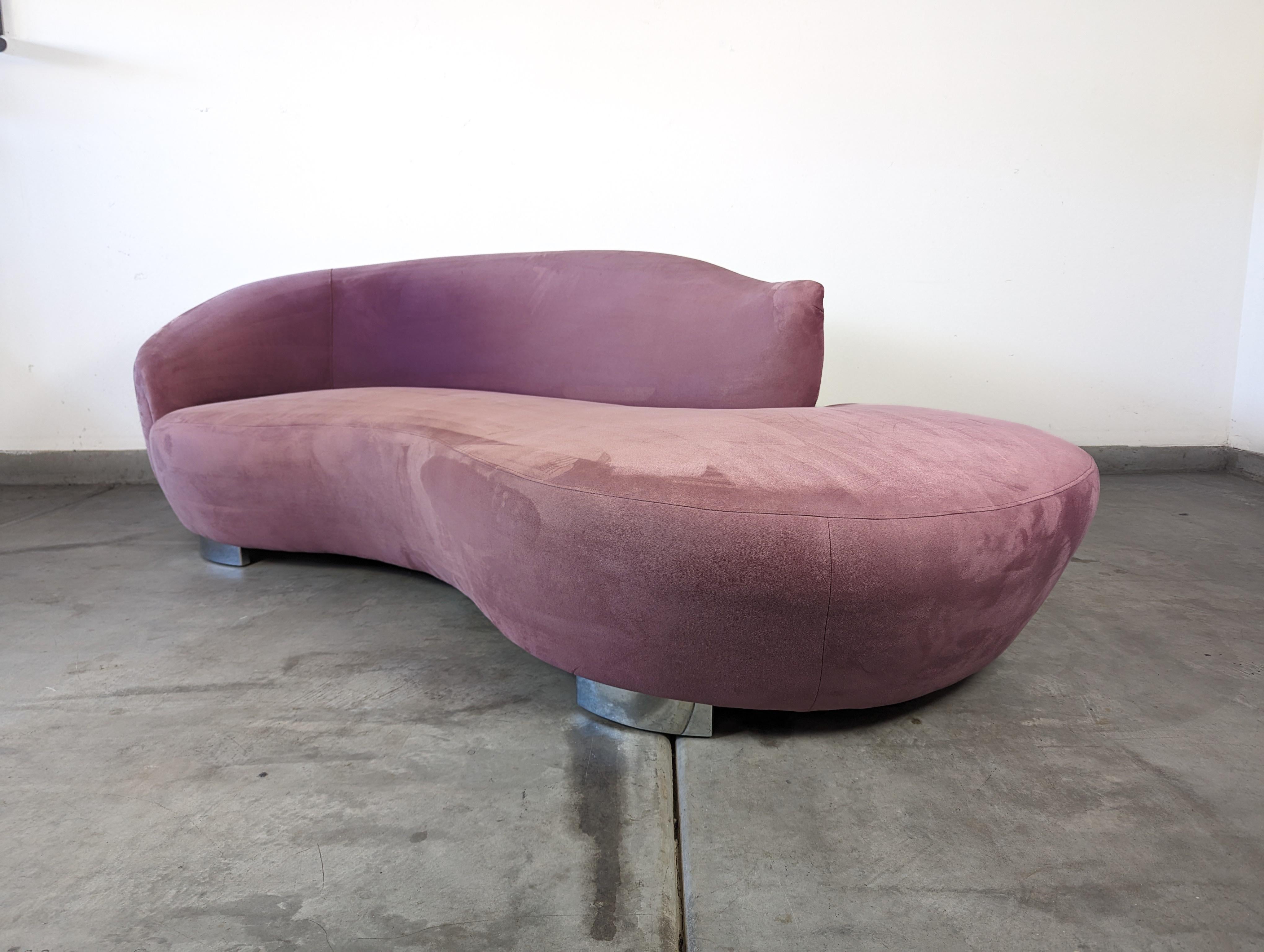 Pair of Postmodern Mauve Pink Serpentine Cloud Sofas, c1990s For Sale 8