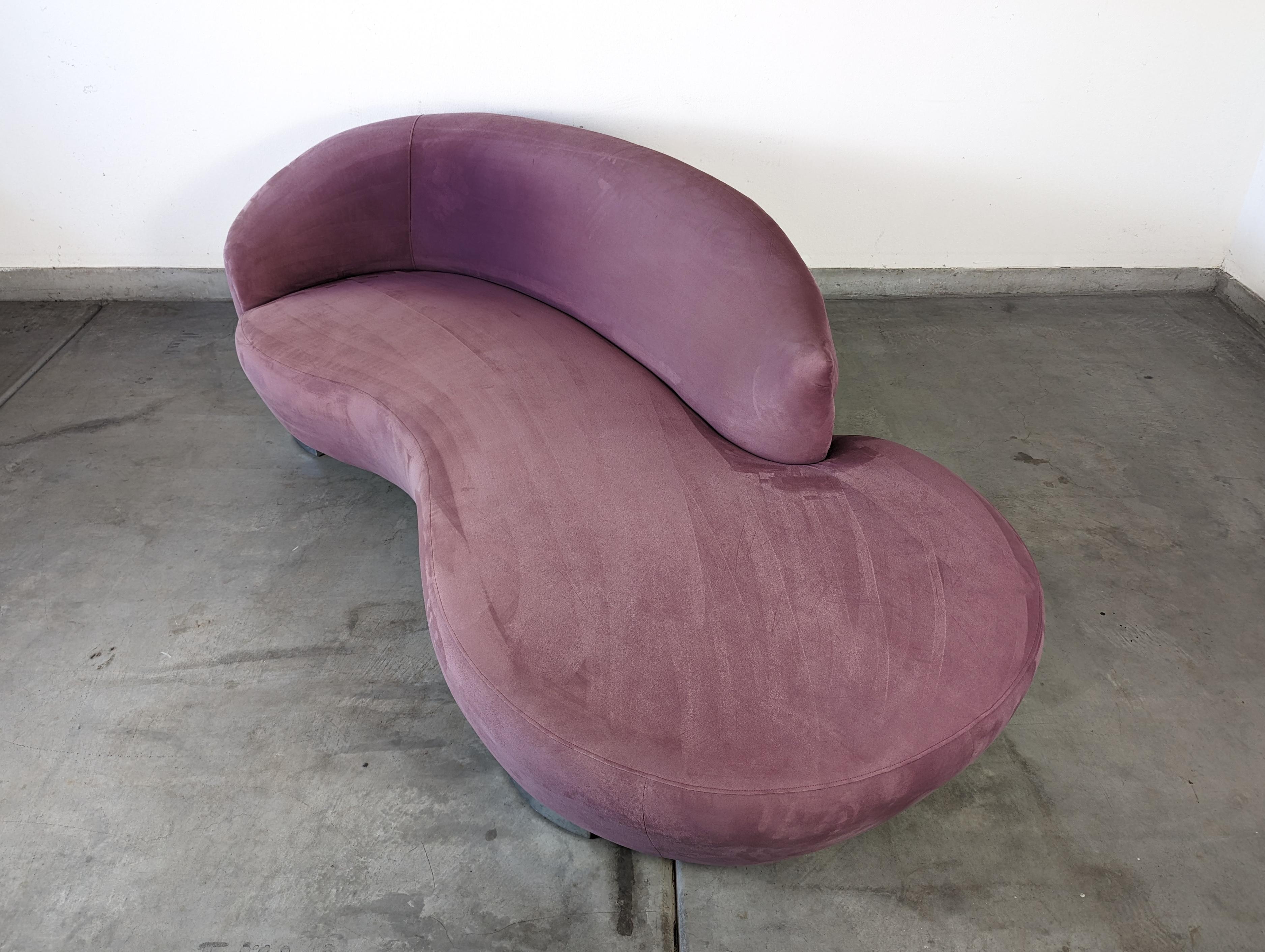 Pair of Postmodern Mauve Pink Serpentine Cloud Sofas, c1990s For Sale 9