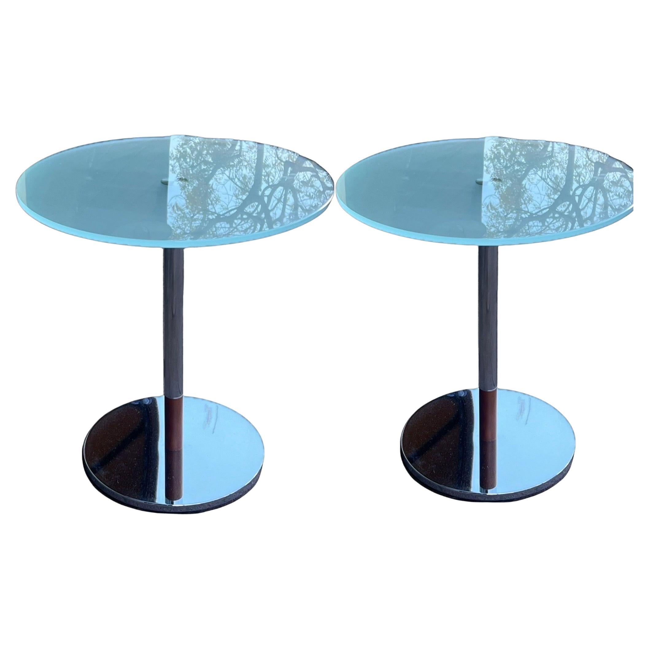 Coppia di tavolini da cocktail in vetro rotondi postmoderni in vetro smerigliato, teak e acciaio