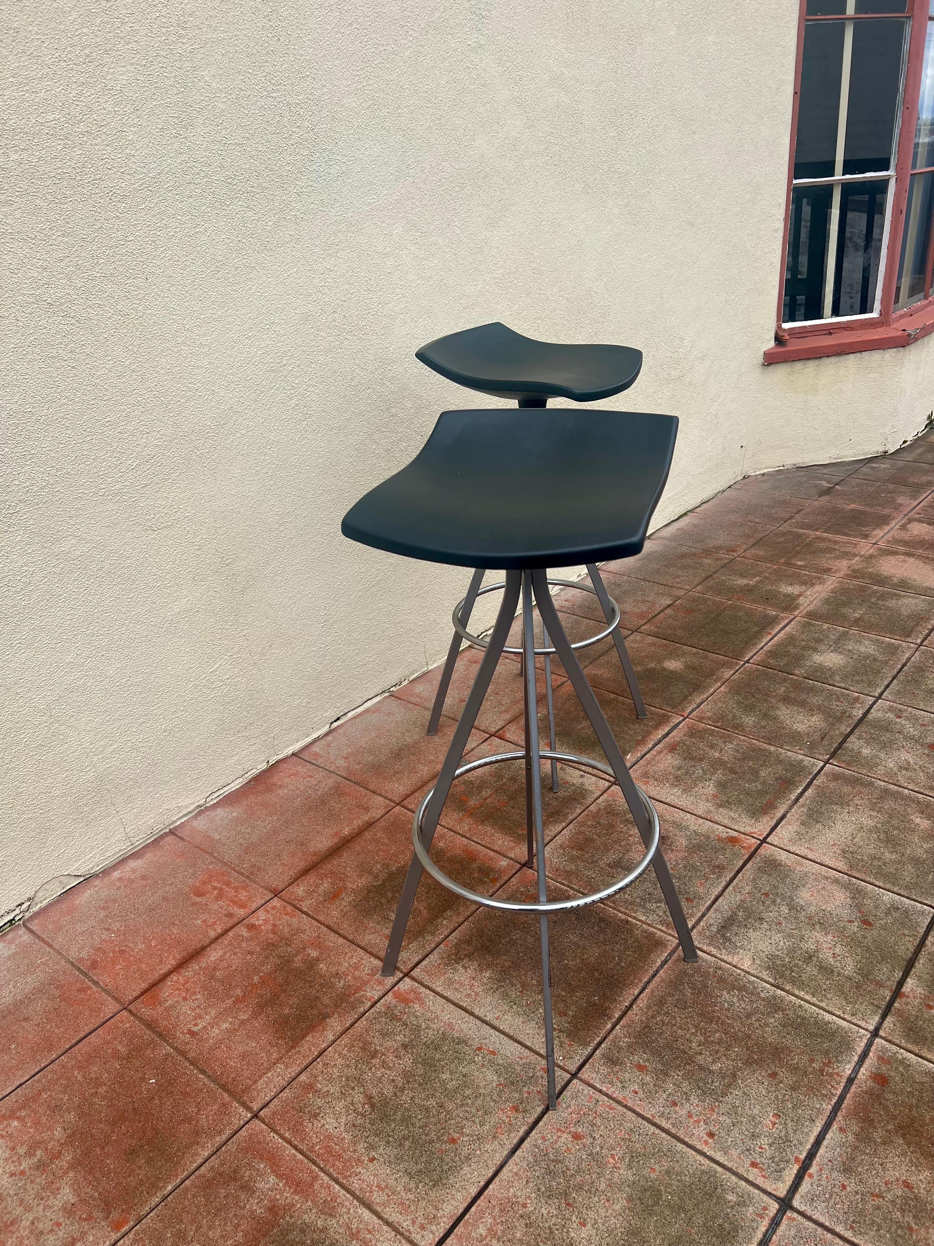 20th Century Pair of Postmodern stools Designed by Jorge Pensi for Mobles 114 Barcelona For Sale