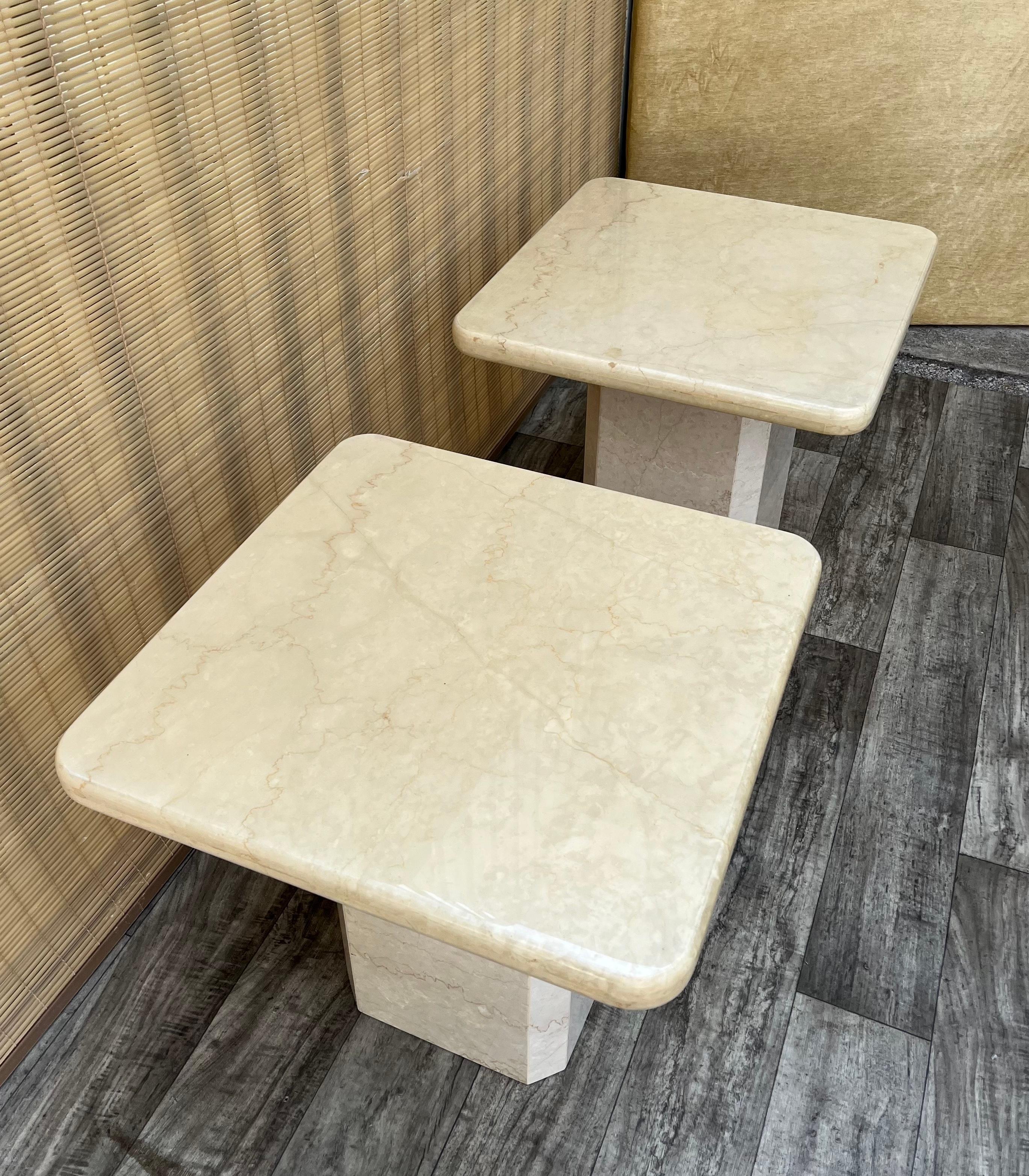 Pair of Postmodern Two Tones Italian Marble End Tables. Circa 1980s  In Good Condition For Sale In Miami, FL