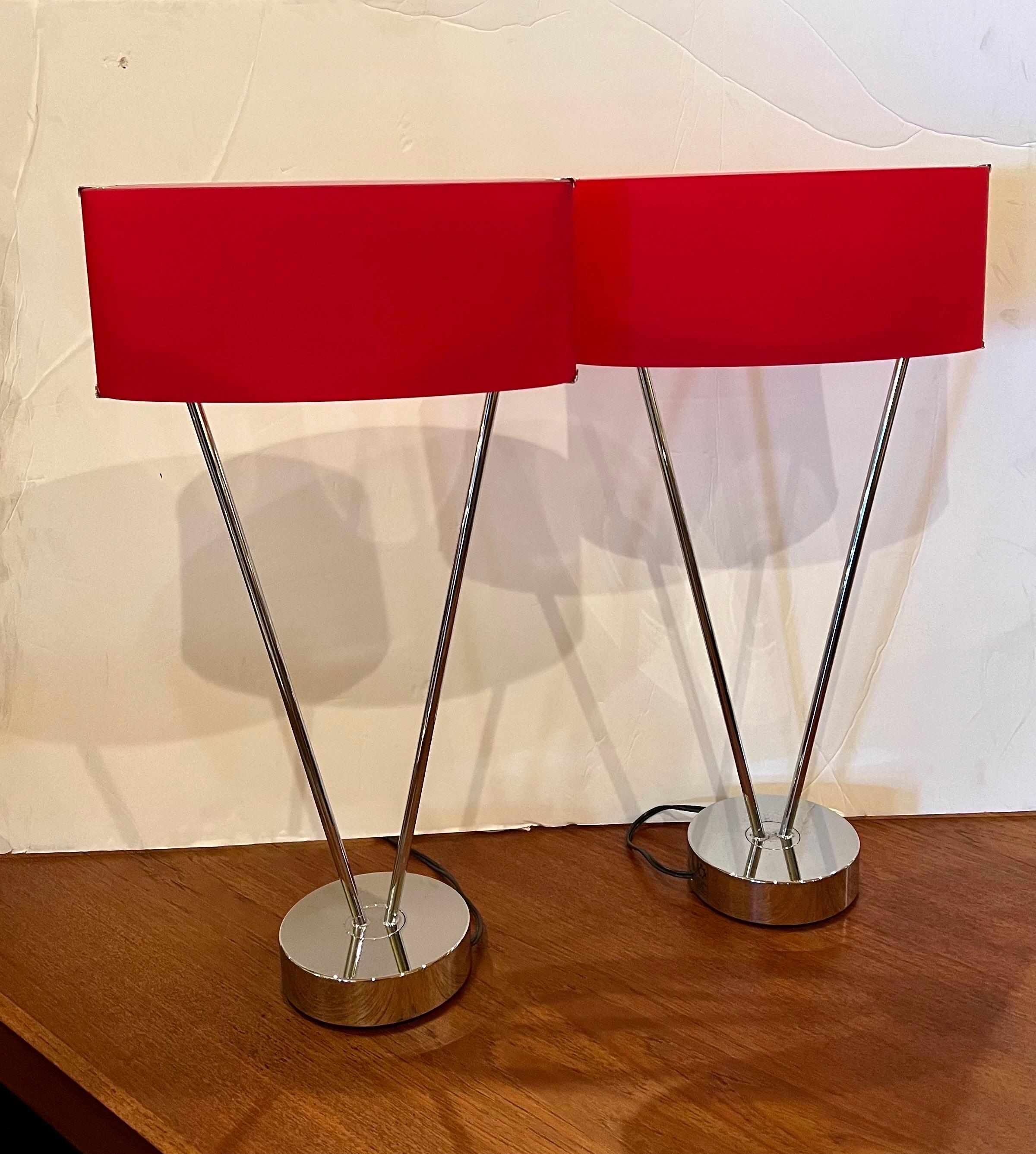 Pair of Postmodern Vittoria Chrome & Glass Shades Table Lamps by Leucos In Excellent Condition In San Diego, CA