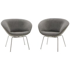 Pair of Pot Chairs by Arne Jacobsen for Fritz Hansen, Restored, Maharam Fabric