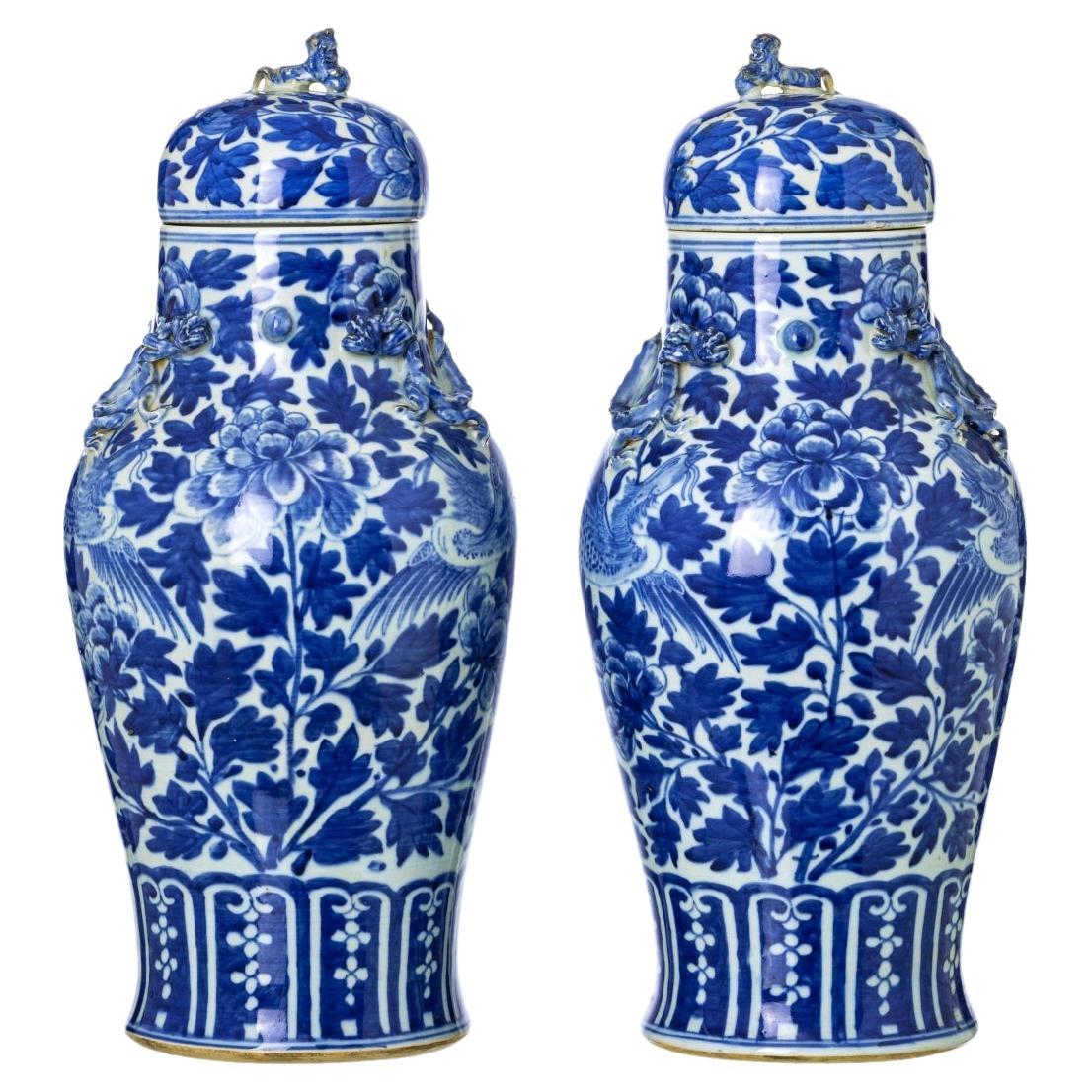 Paire de pots avec couvercle, porcelaine de Chine, 19ème siècle en vente