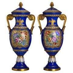 Paire de pots de style Empire français en porcelaine Svres, 19ème siècle