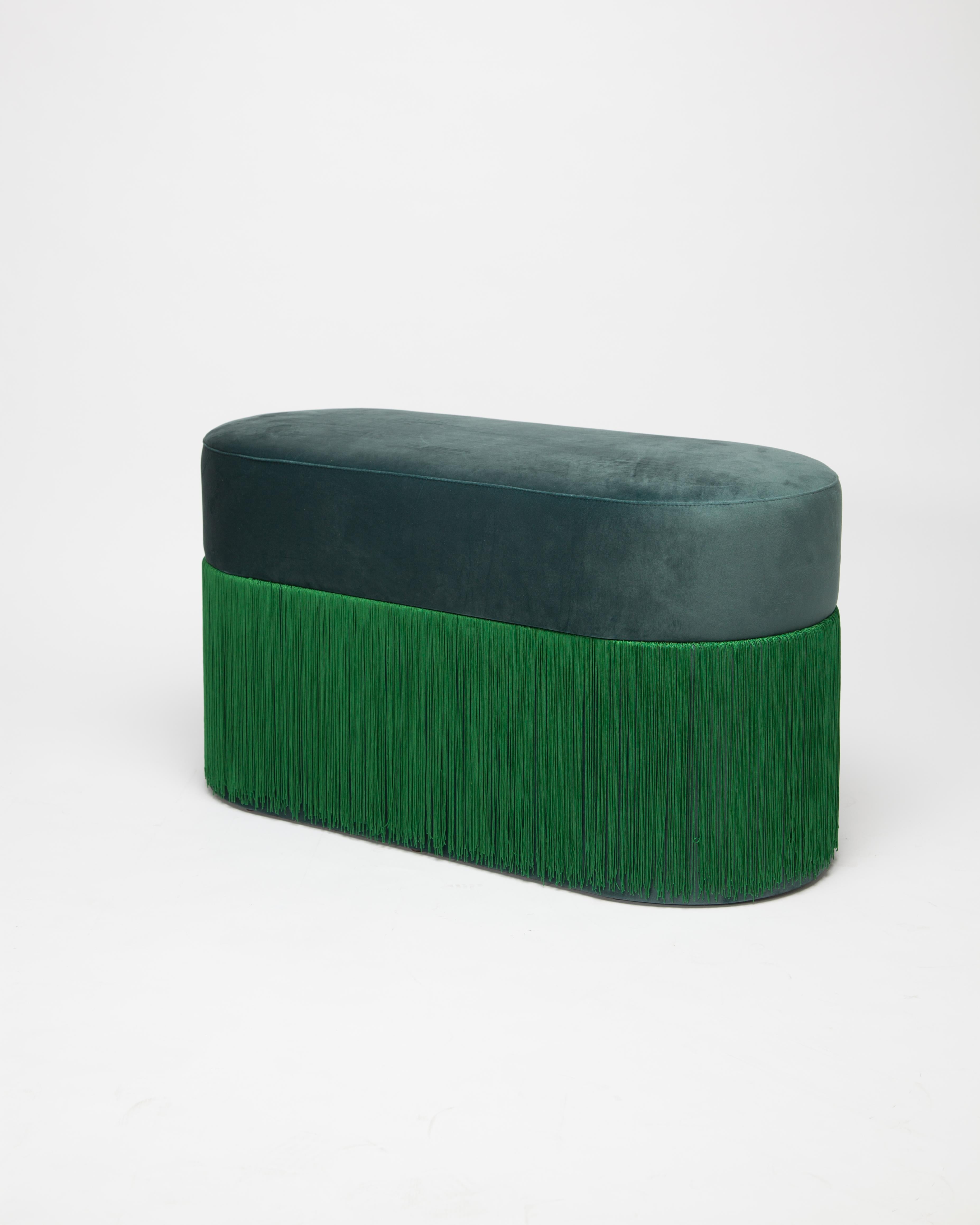 Pair of Pouf Pill Small and Large Emerald Green in Velvet Upholstery and Fringes im Zustand „Neu“ im Angebot in Firenze, IT