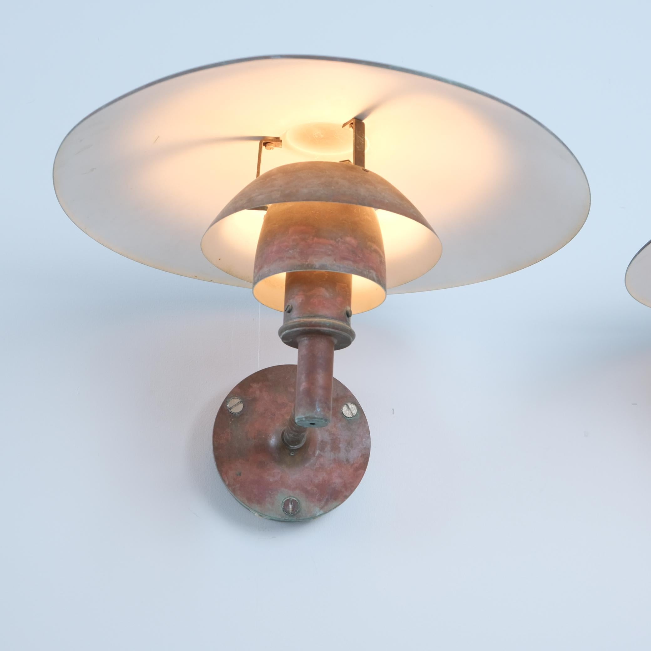 Paar Poul Henningsen Kupfer-Wandlampen für den Außenbereich, Louis Poulsen, erstaunliche Patina im Angebot 7