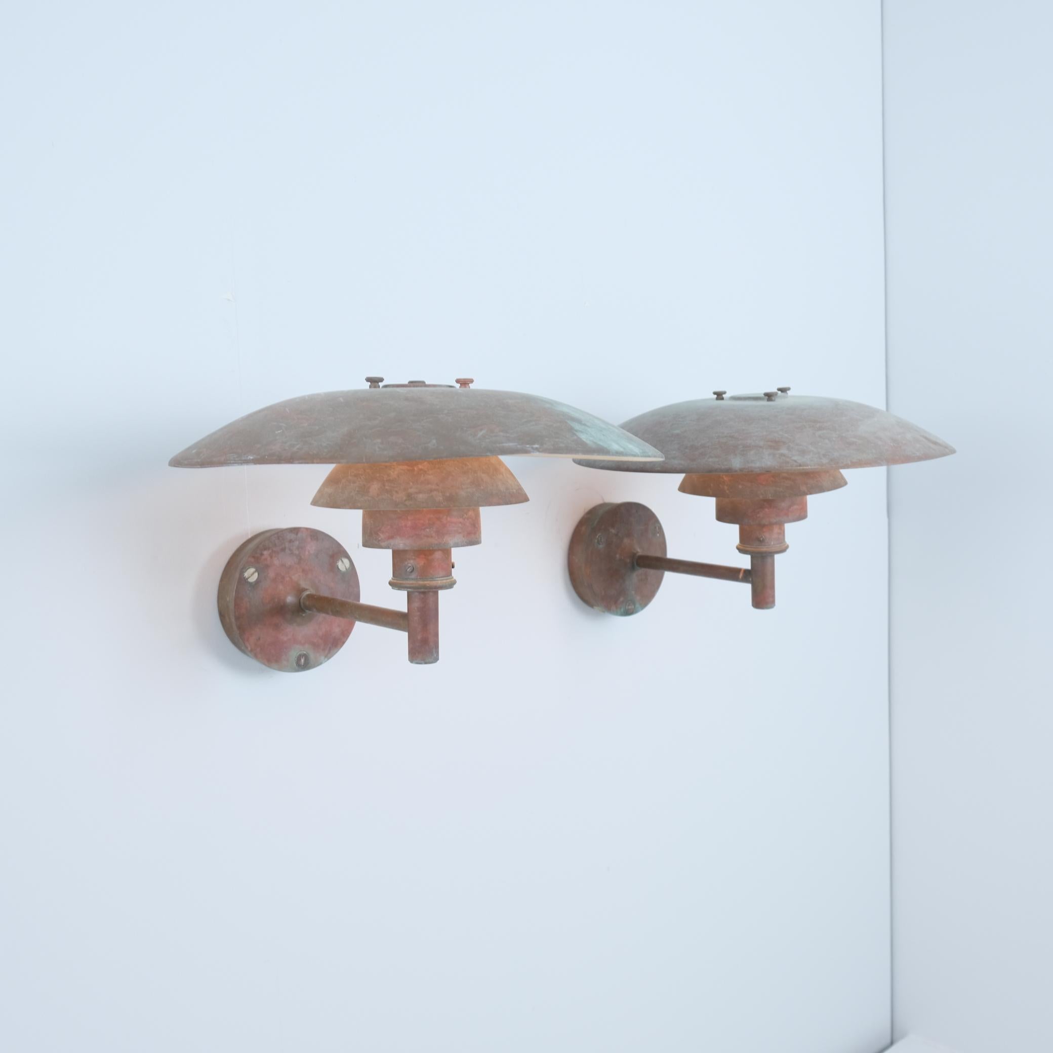 Paar Poul Henningsen Kupfer-Wandlampen für den Außenbereich, Louis Poulsen, erstaunliche Patina (Skandinavische Moderne) im Angebot