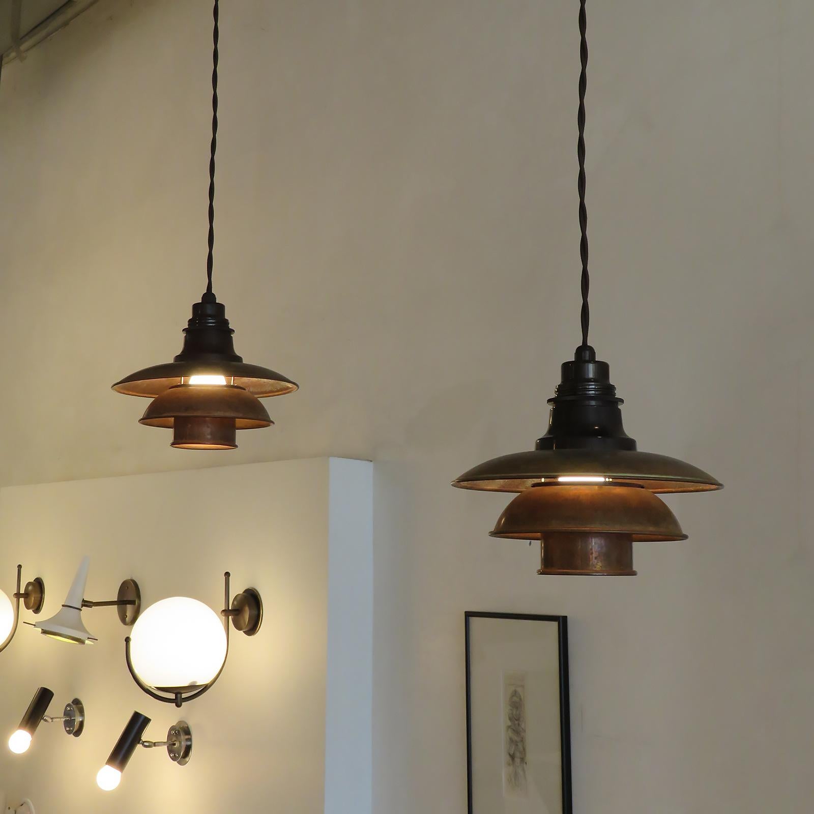 Coppia di lampade a sospensione in rame di Poul Henningsen, PH 2/2, 1930 in vendita 3