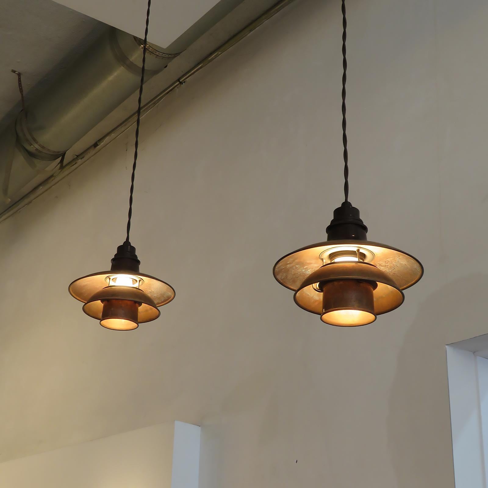 Coppia di lampade a sospensione in rame di Poul Henningsen, PH 2/2, 1930 in vendita 2