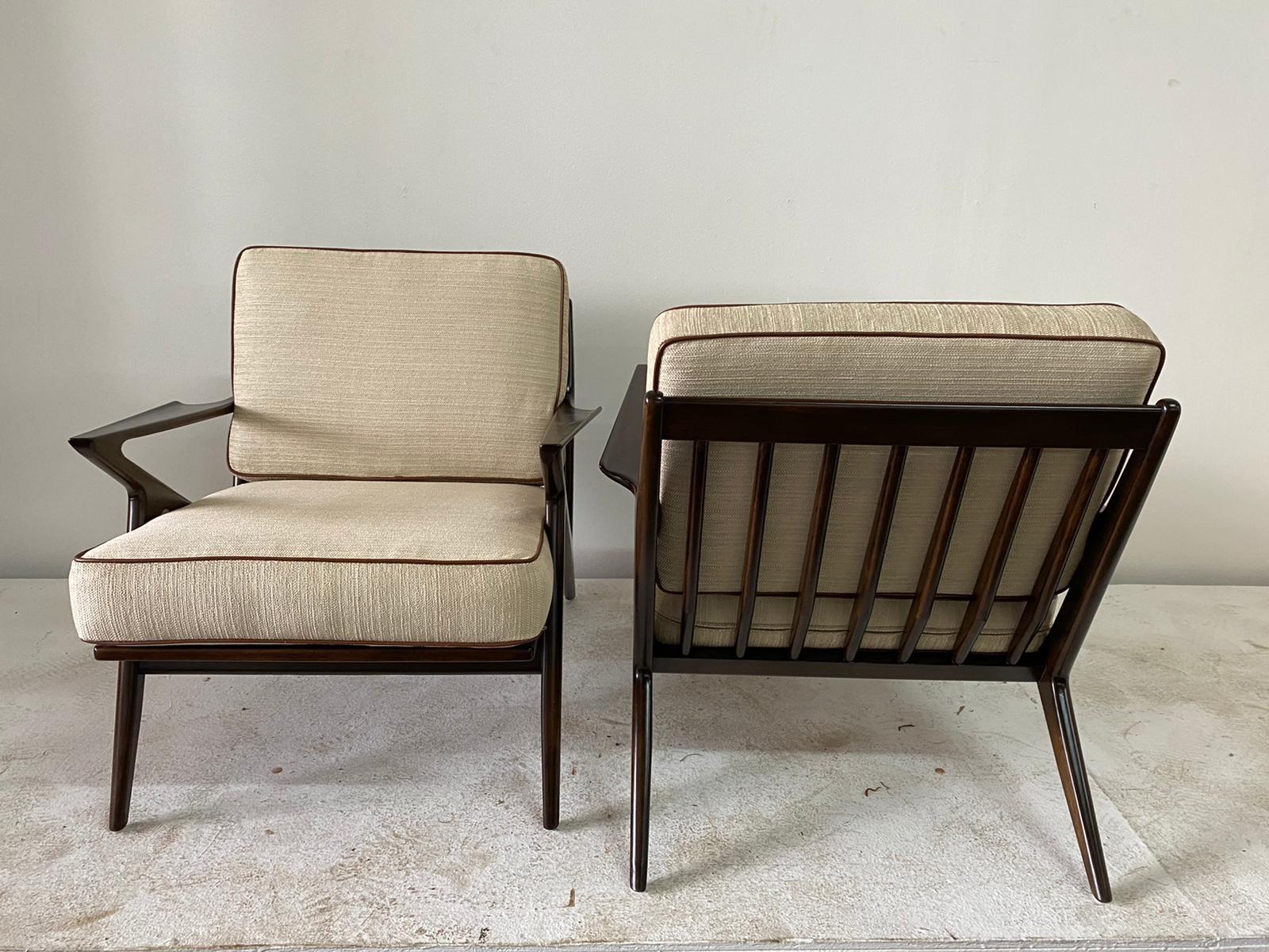Mid-Century Modern Pair of Poul Jensen Z Lounge Chairs for Selig, Metal Label