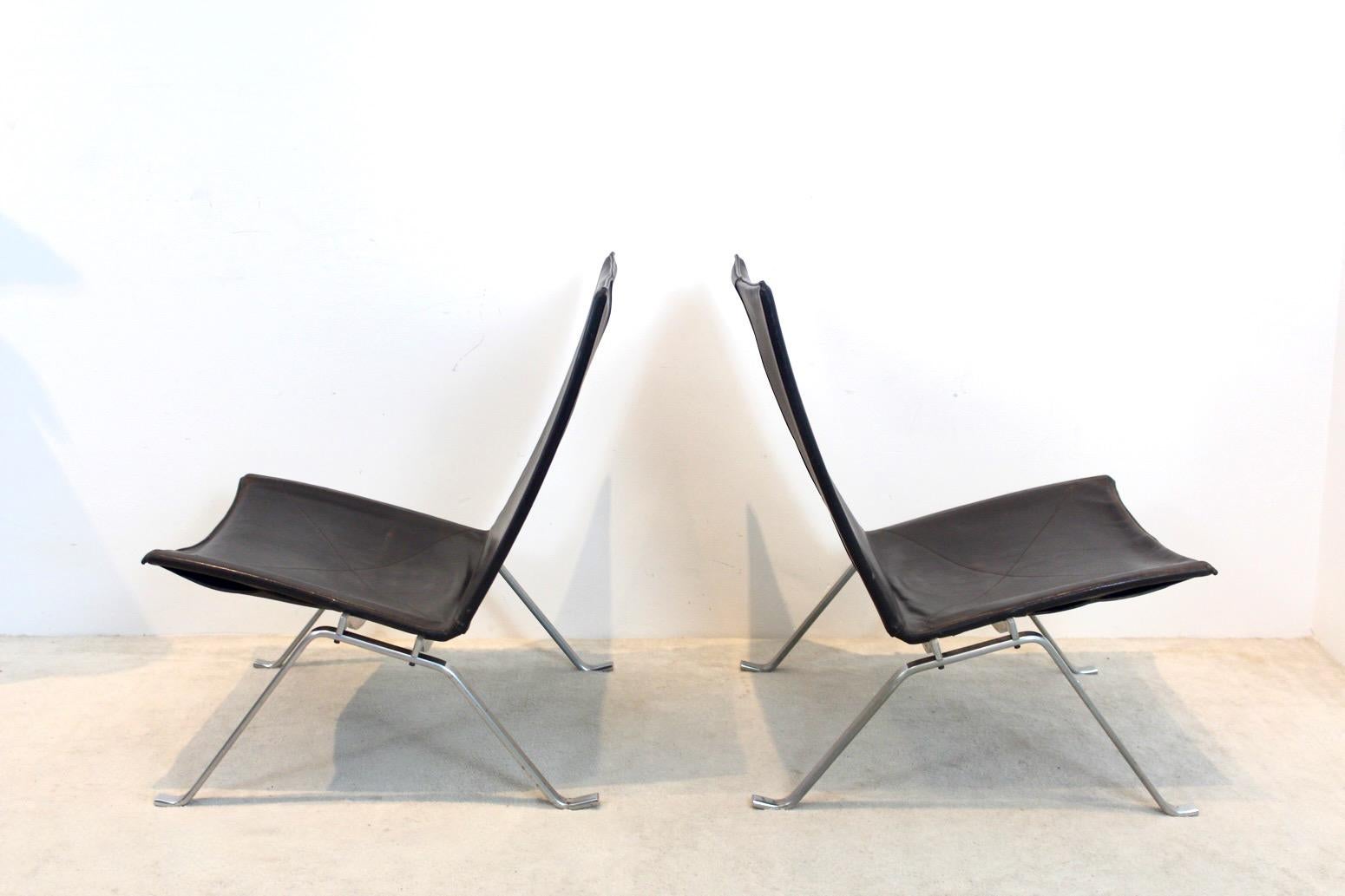 Ein Paar Poul Kjærholm PK22 Lounge Sessel in Brown Leder für Fritz Hansen im Angebot 5