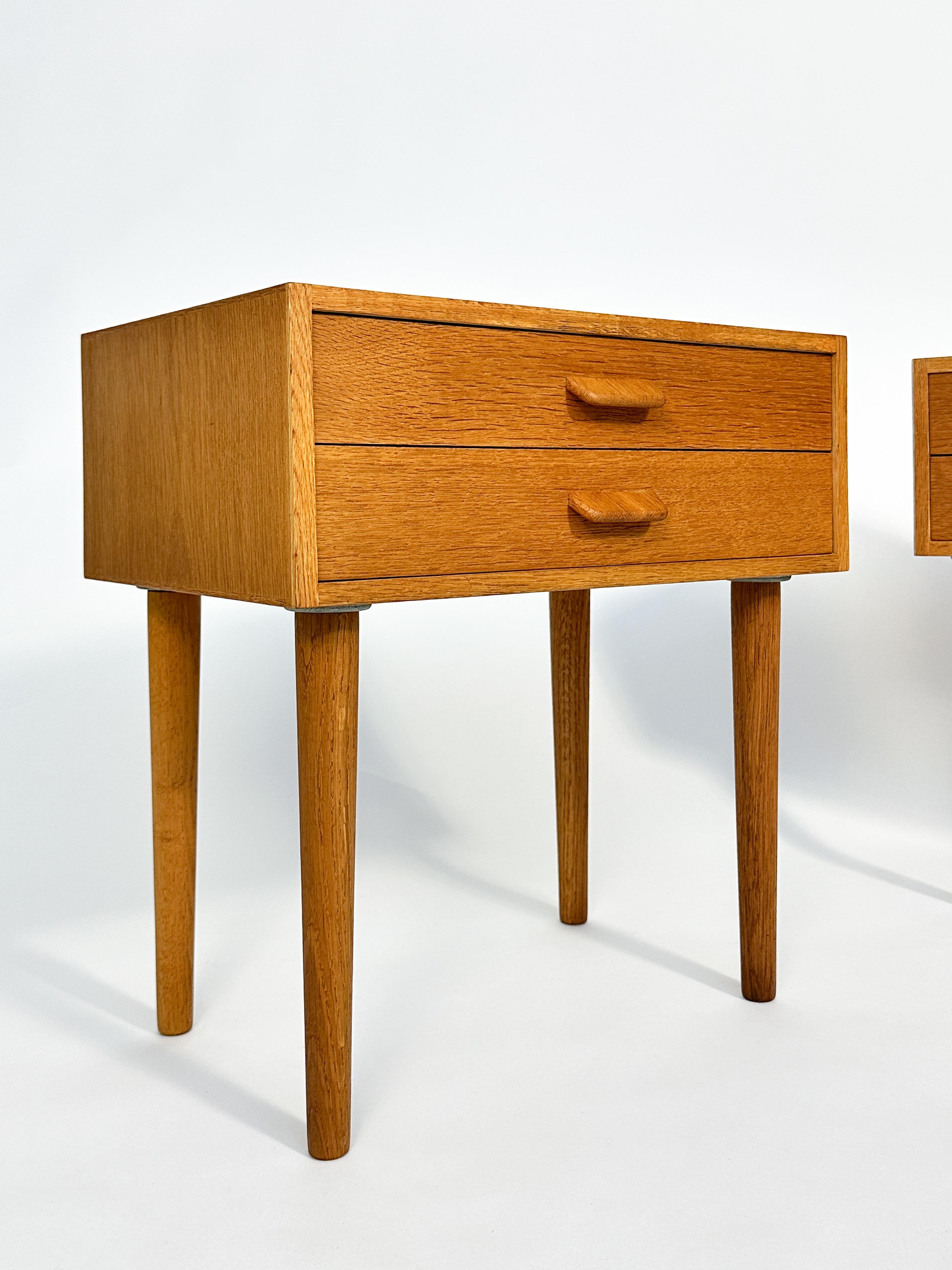 Metà XX secolo Coppia di comodini Poul Volther Oak Cassettiera Tavolino danese anni '60 in vendita