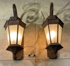 Paire de lanternes murales en aluminium revêtu de poudre