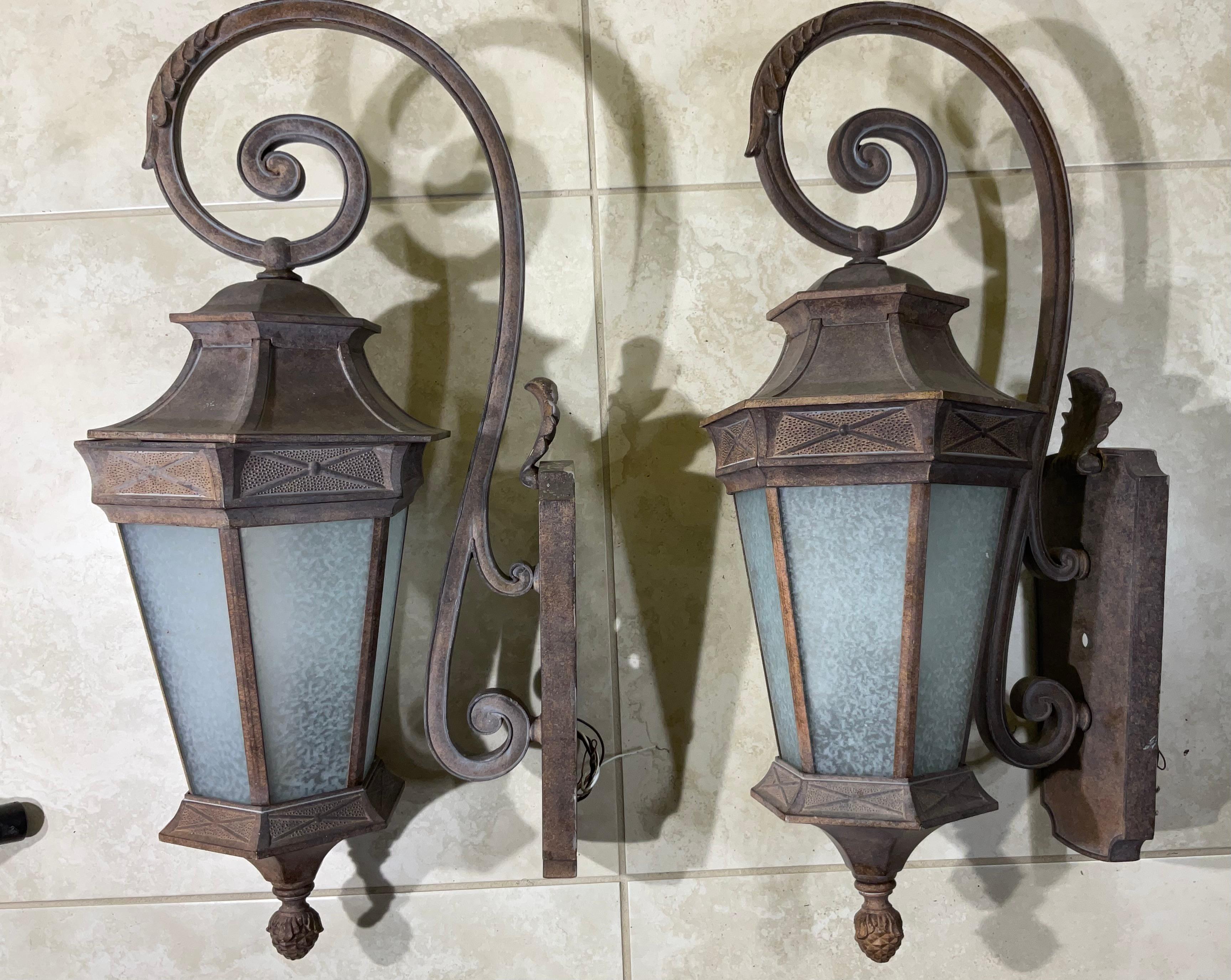 Pair Of Powder Coated Aluminium Wall Lantern  In Good Condition For Sale In Delray Beach, FL