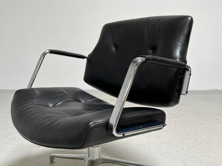 Pair of Preben Fabricius and Jørgen Kastholm Model Fk84 Swivel Chairs For Sale 12
