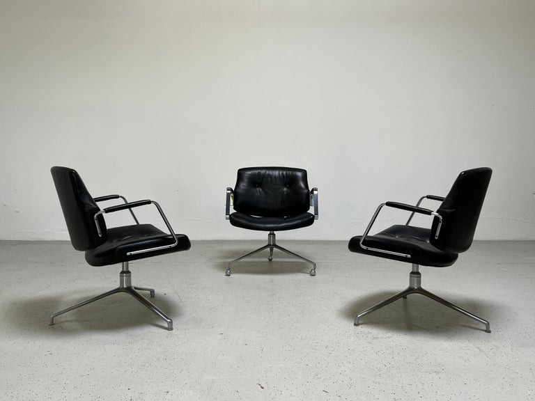 Pair of Preben Fabricius and Jørgen Kastholm Model Fk84 Swivel Chairs In Good Condition For Sale In Dallas, TX