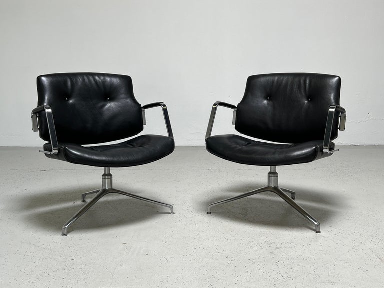 Pair of Preben Fabricius and Jørgen Kastholm Model Fk84 Swivel Chairs For Sale 3