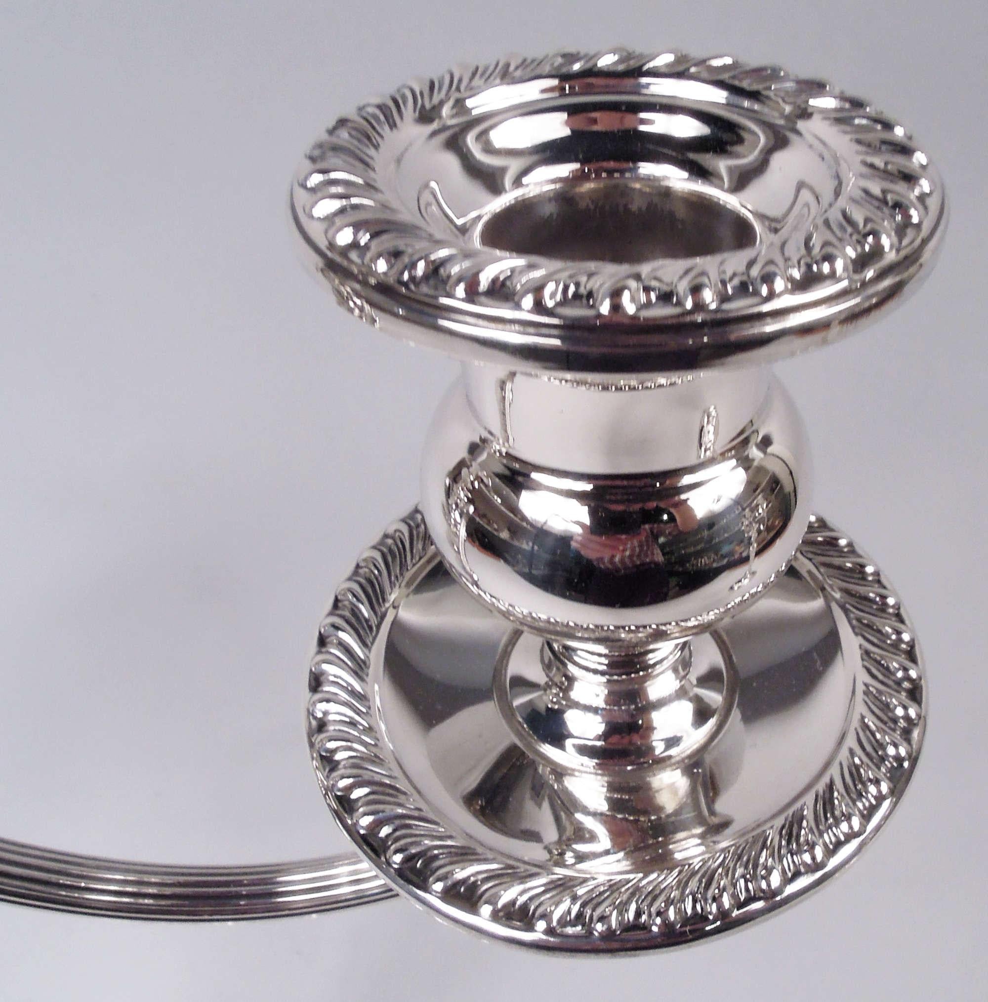 Americano Coppia di candelabri a 3 luci in argento Preisner in stile georgiano in vendita