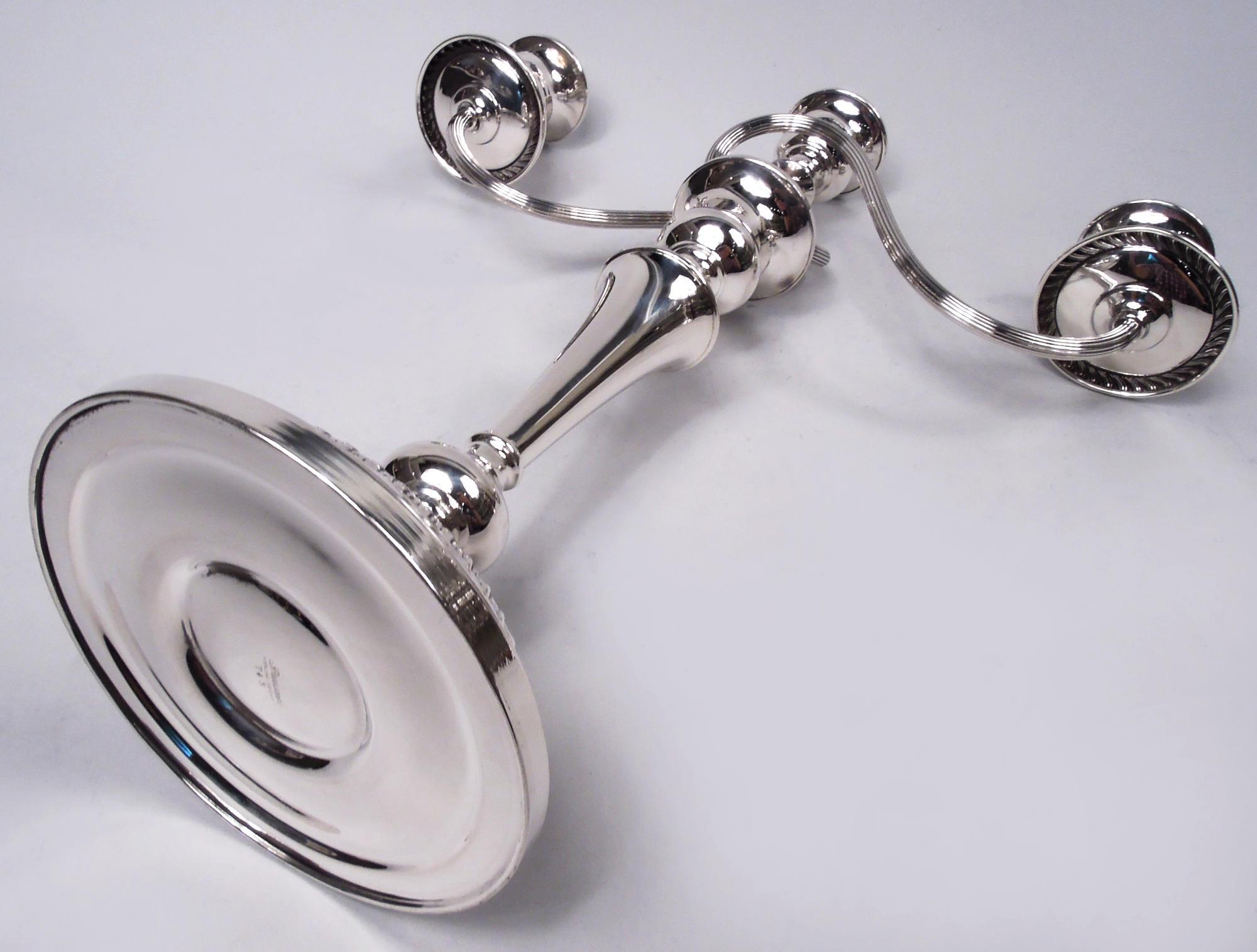 Coppia di candelabri a 3 luci in argento Preisner in stile georgiano in vendita 2