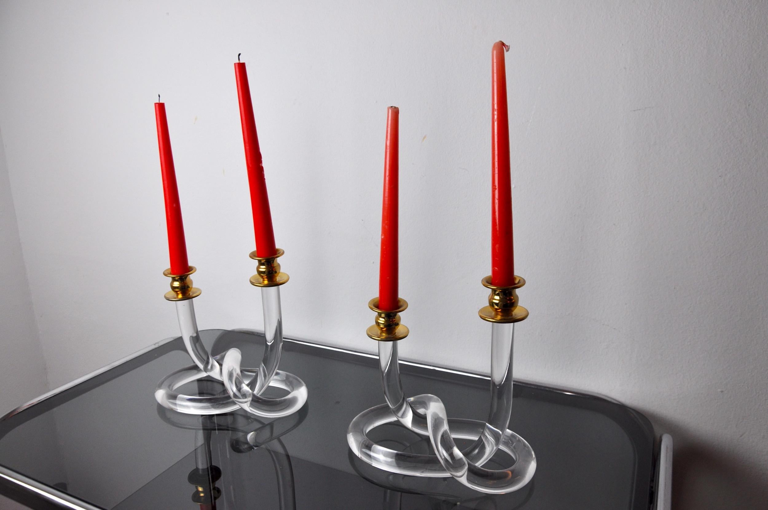 Hollywood Regency Pair of Pretzel Candlesticks by Dorothy Thorpe in Lucite, 1970 For Sale