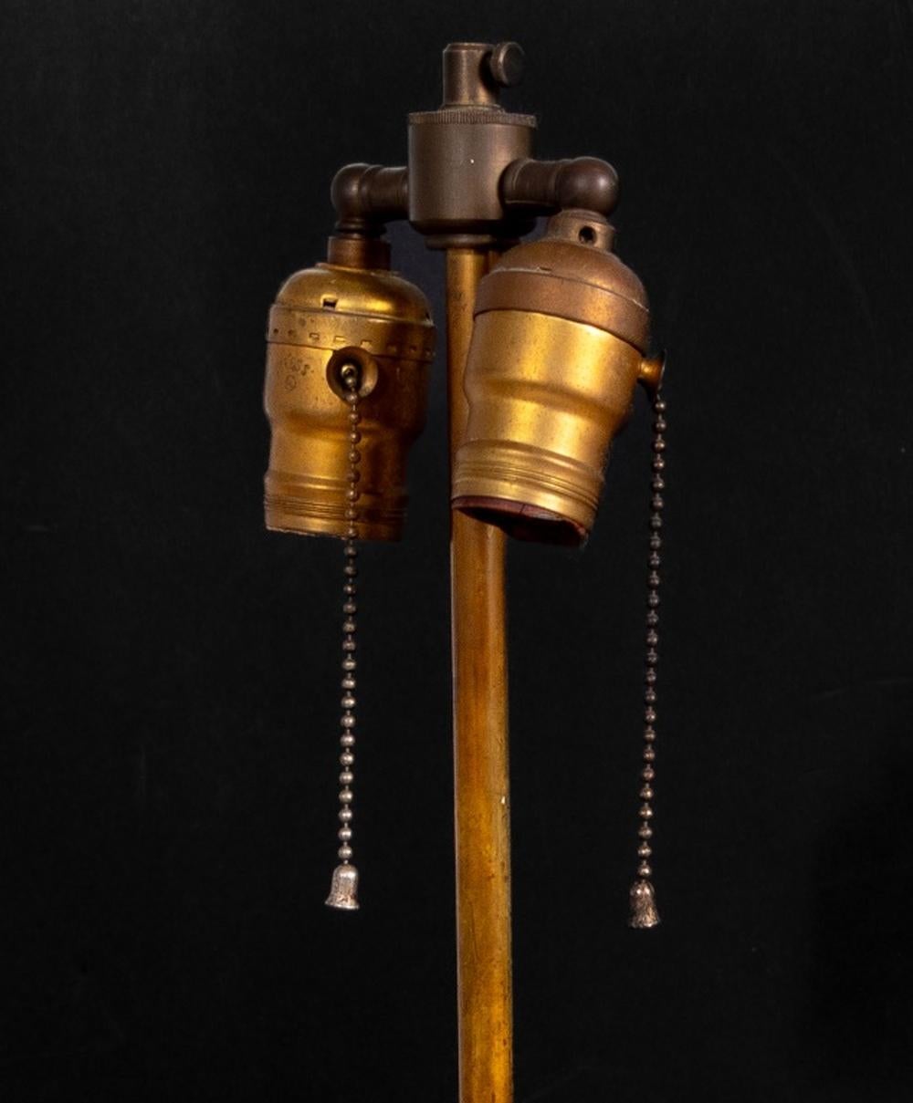 Dipinto a mano Coppia di lampade cilindriche francesi Prevost in porcellana in vendita