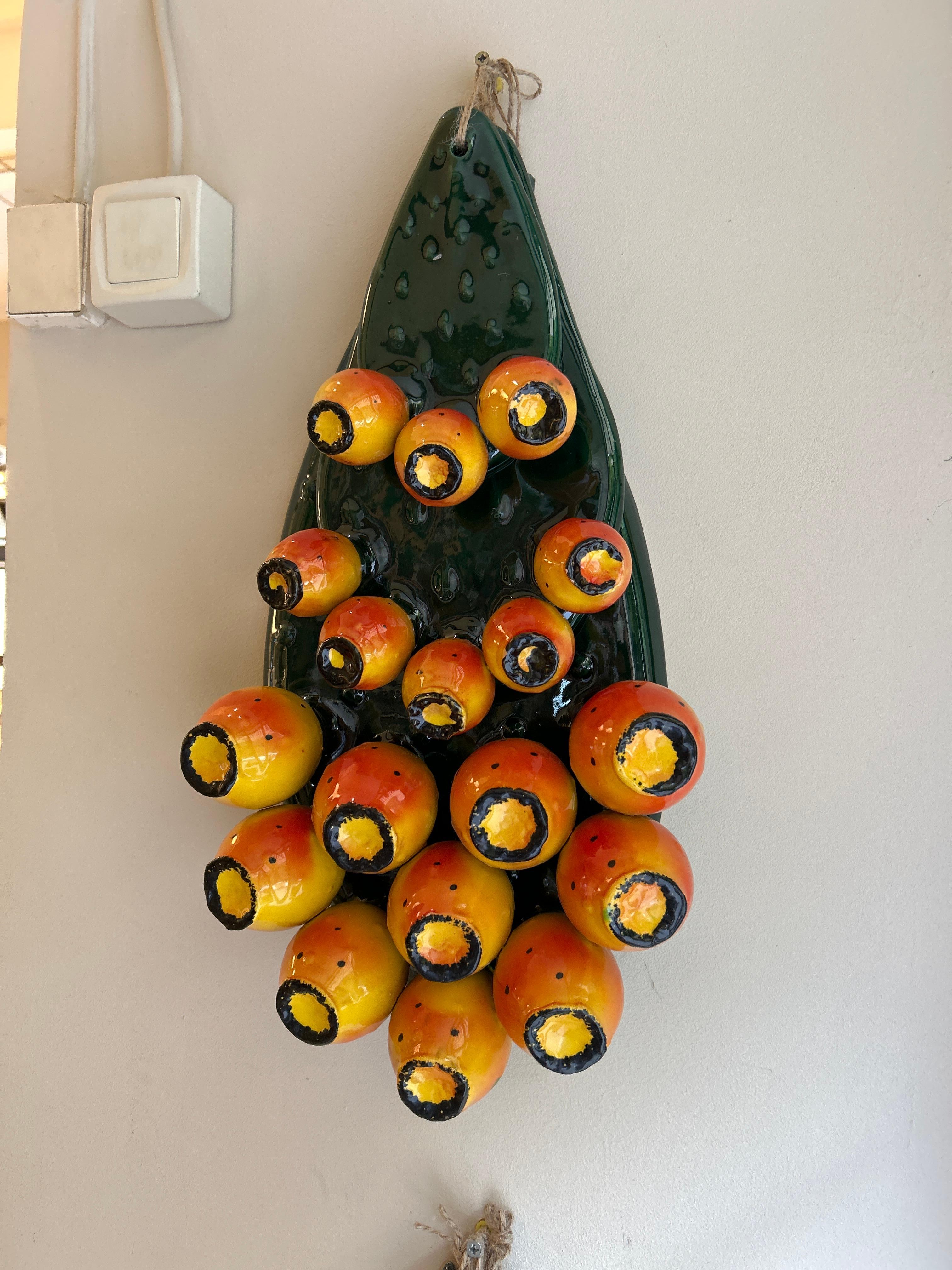 Kaktusfeigen-Paar, Terrakotta, Italien, 20. Jahrhundert (Ästhetizismus) im Angebot