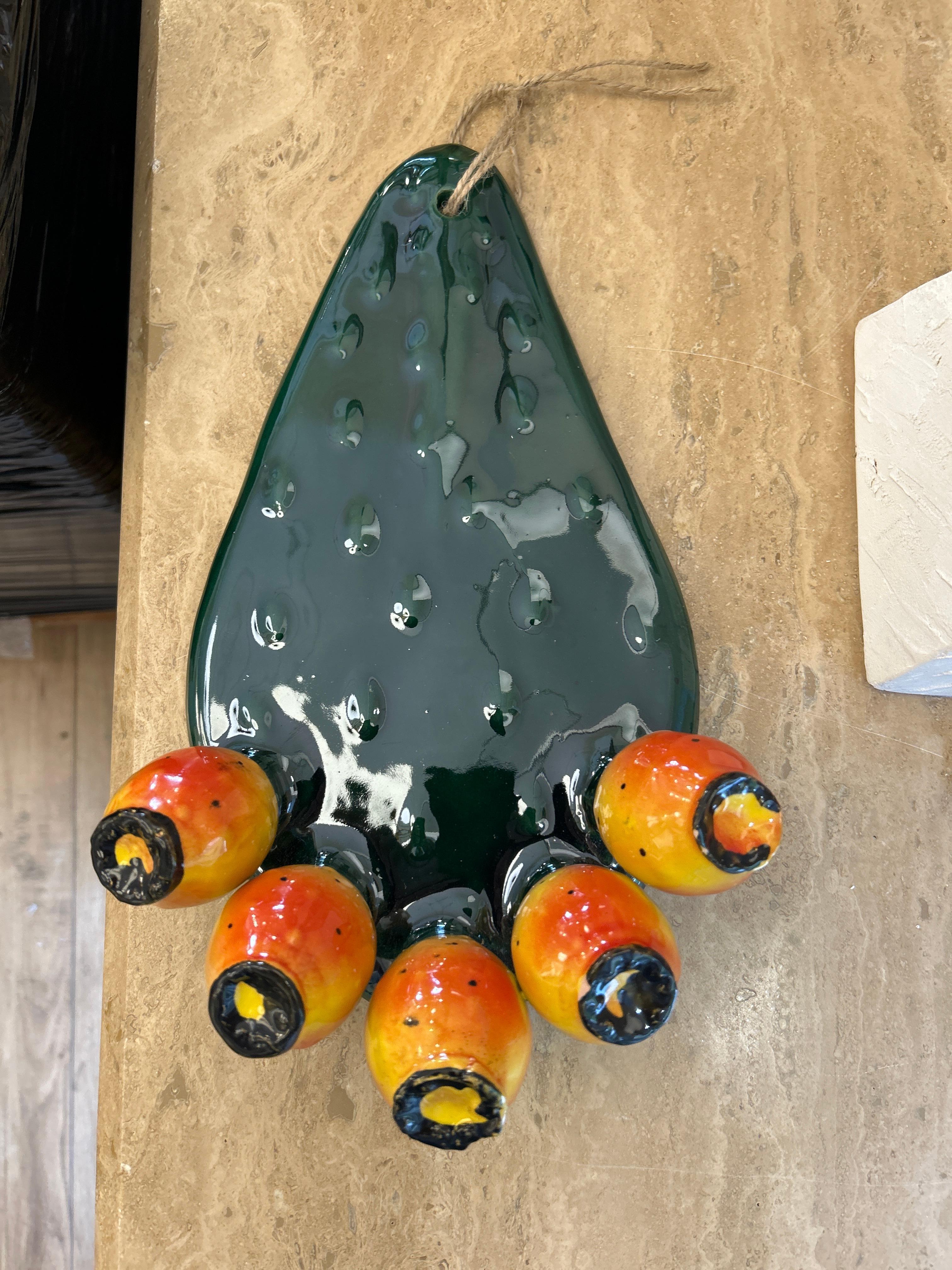 Kaktusfeigen-Paar, Terrakotta, Italien, 20. Jahrhundert (21. Jahrhundert und zeitgenössisch) im Angebot