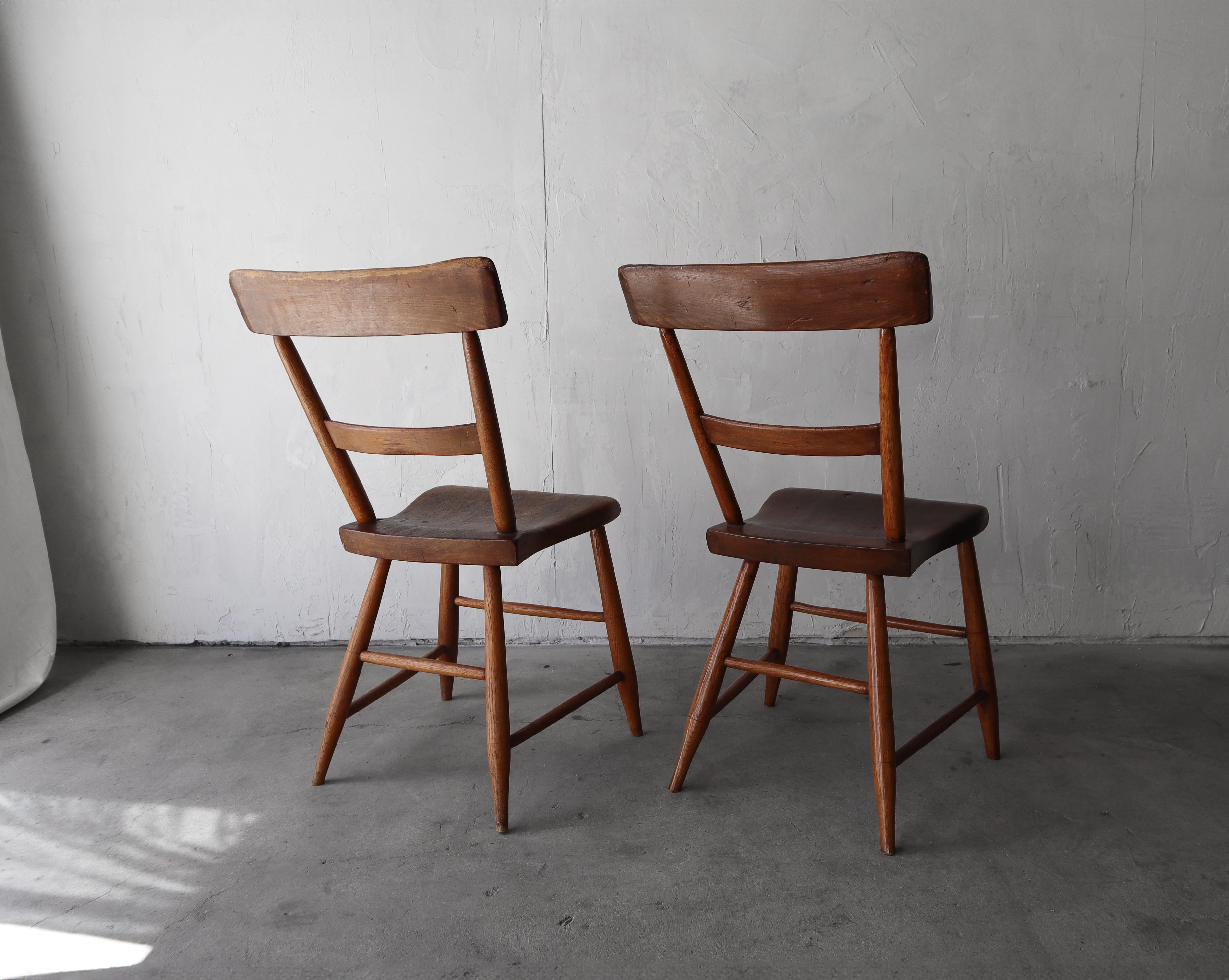XIXe siècle Paire de chaises d'appoint de style primitif français ancien en vente