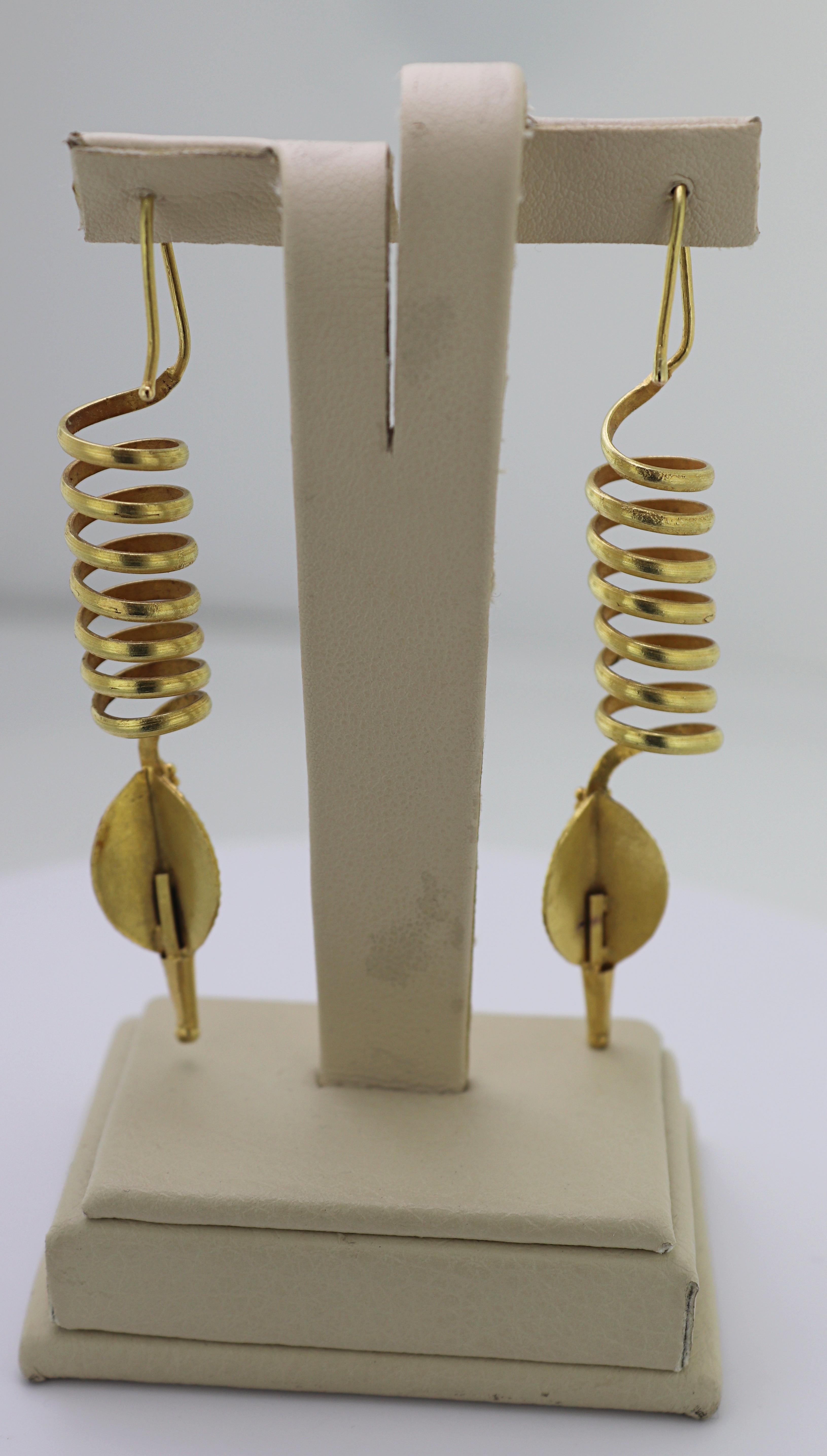 Artisan Pair of Primitive Motif 18K Yellow Gold Coil Drop Earrings For Sale