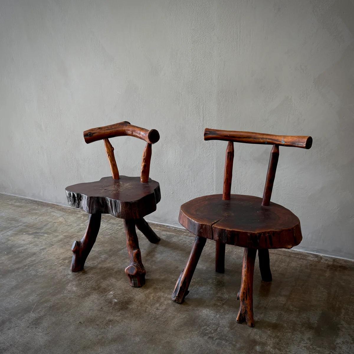 Primitif Paire de chaises d'appoint primitives en vente