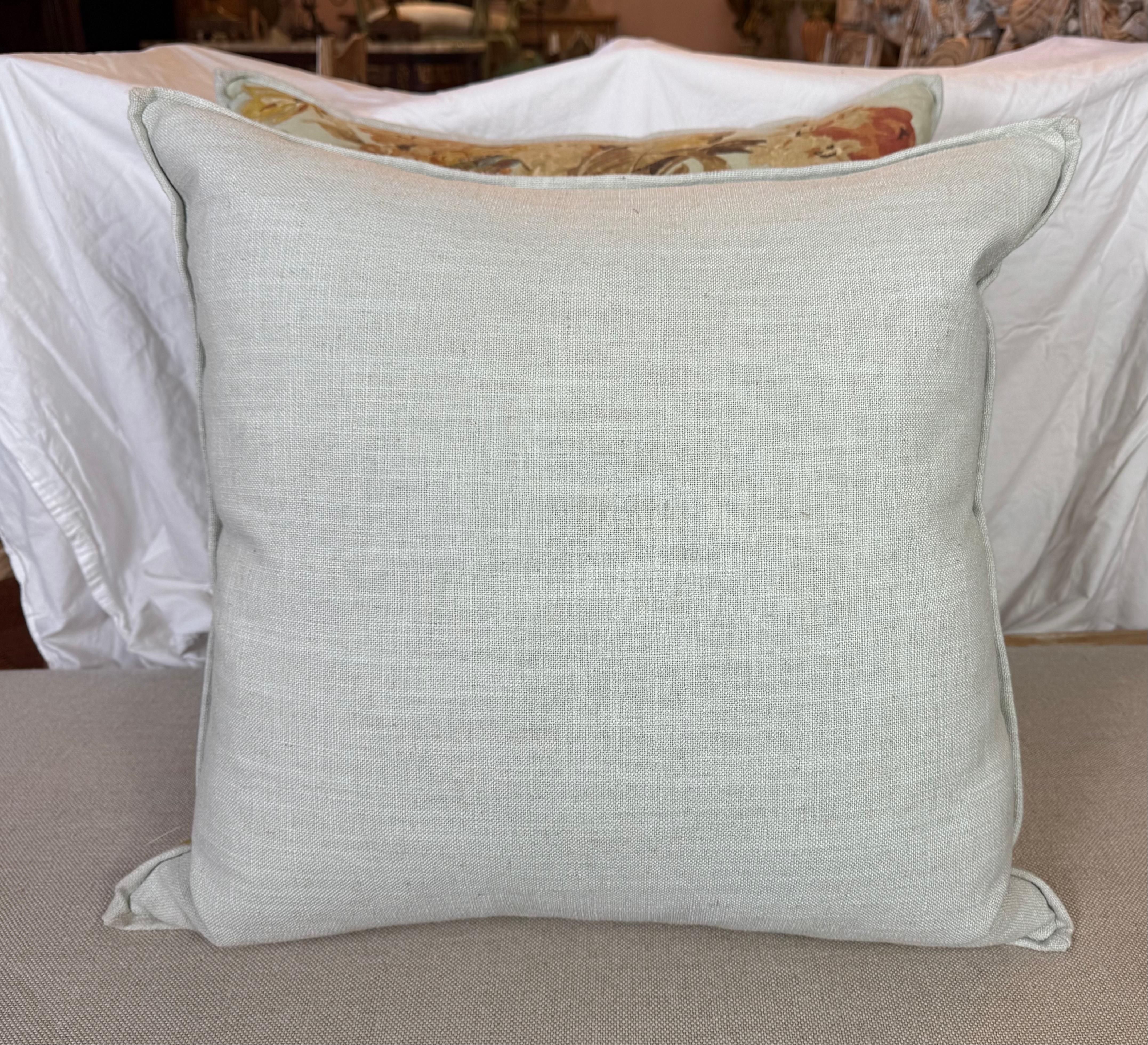 XXIe siècle et contemporain Paire de coussins en lin à motifs floraux imprimés en vente