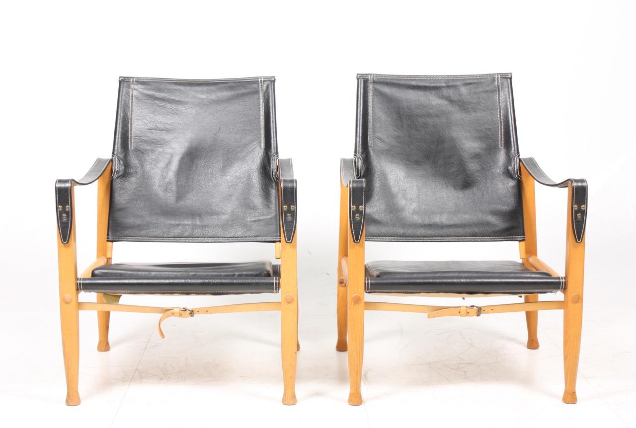 Pair of Pristine Midcentury Lounge Chairs in Patinated Leather by Kaare Klint In Good Condition For Sale In Lejre, DK