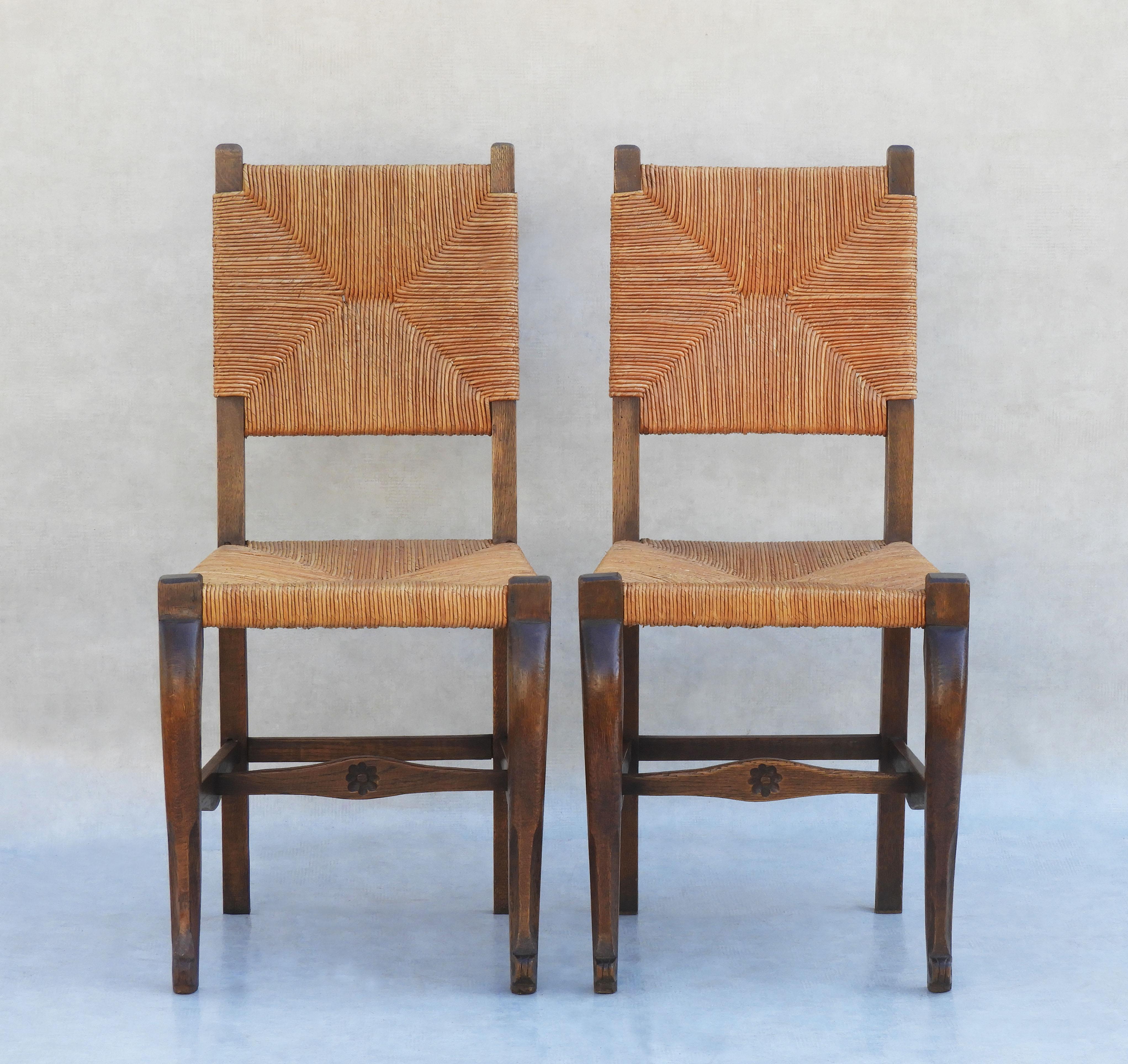 Pair of Provincial French Oak and Rush back Chairs C1920s In Good Condition For Sale In Trensacq, FR