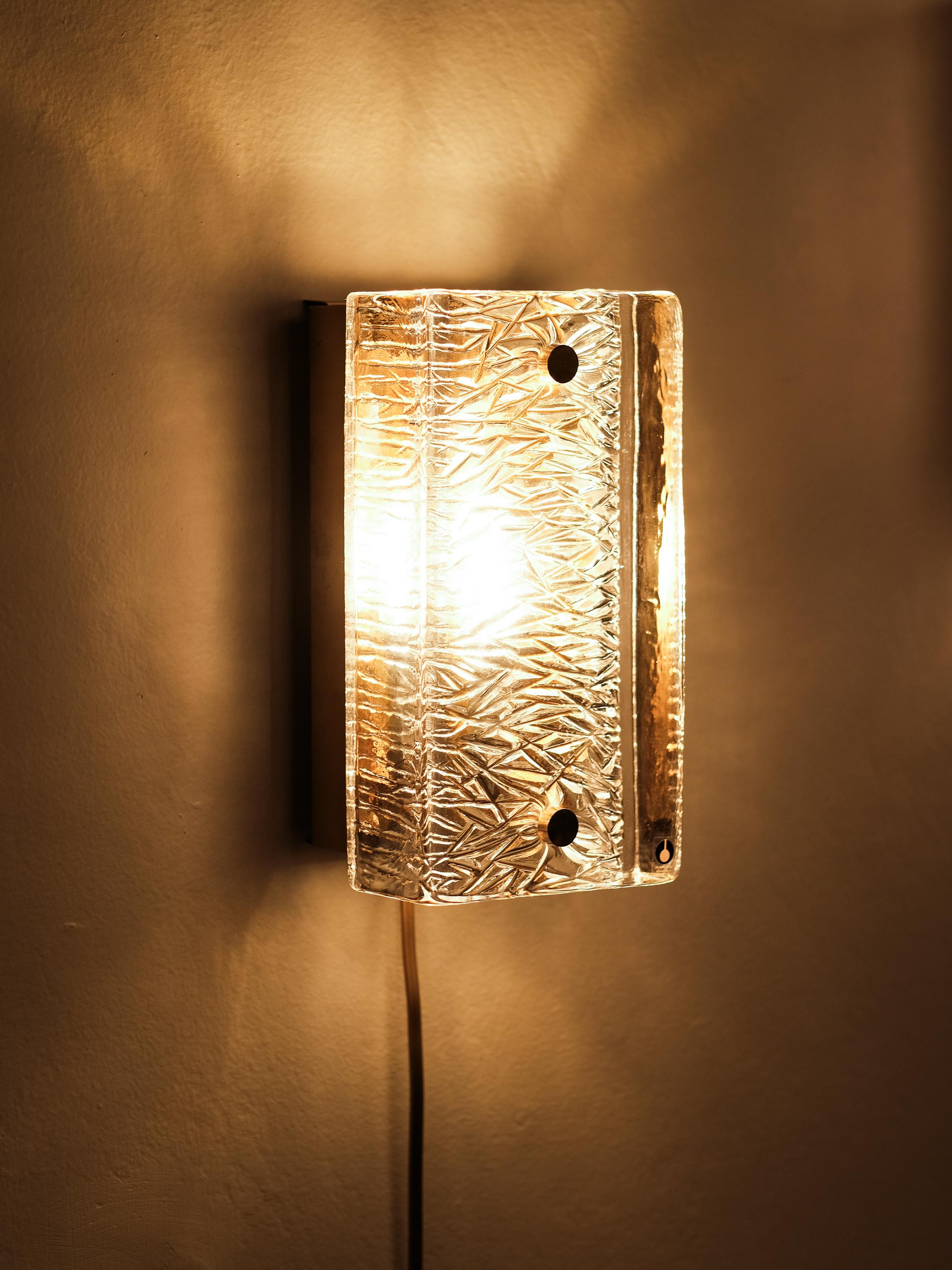 Pair of Pukeberg Brass and Crystal Glass Wall Sconces, Sweden, 1970s en vente 7