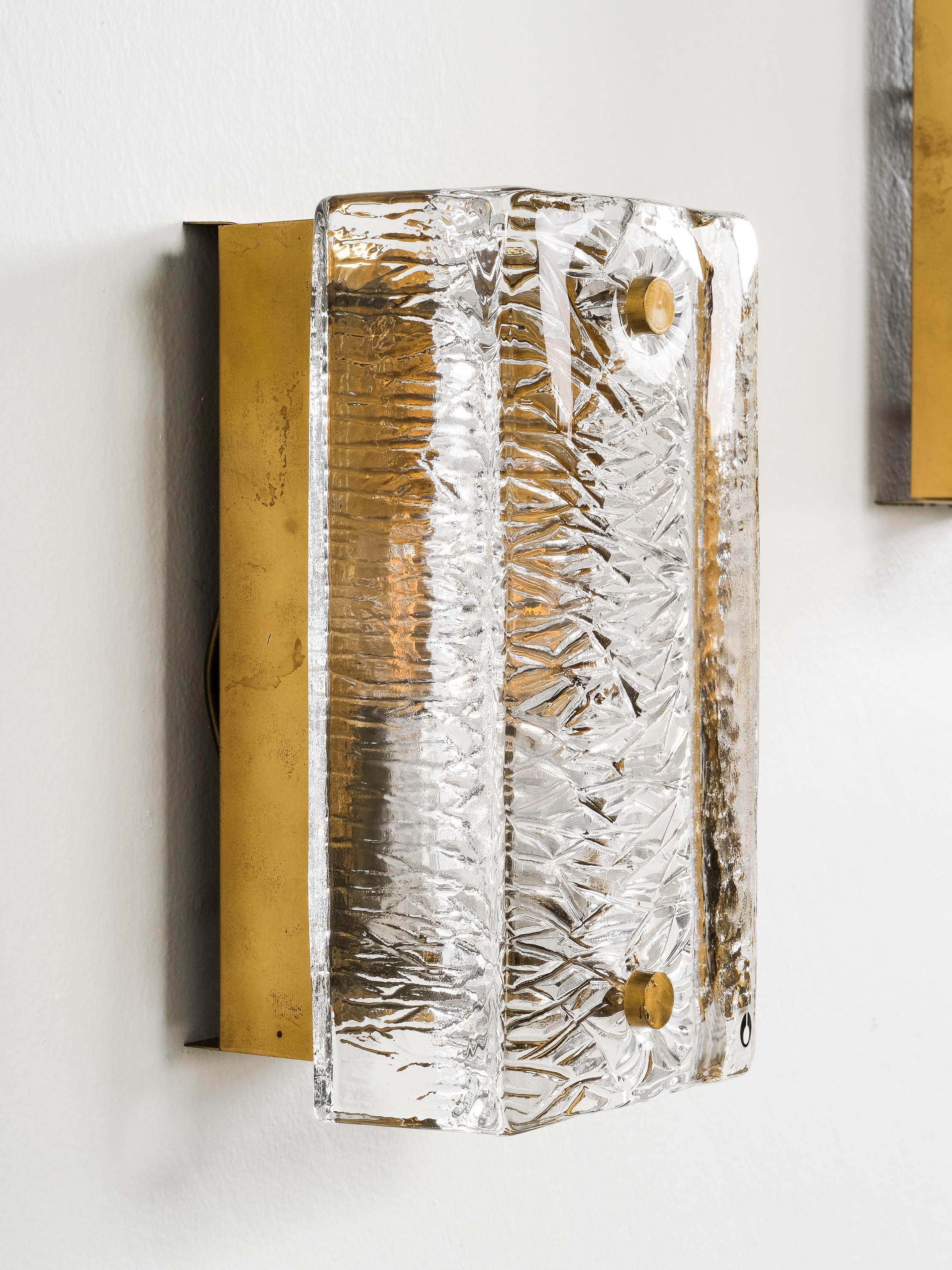 Pair of Pukeberg Brass and Crystal Glass Wall Sconces, Sweden, 1970s en vente 2