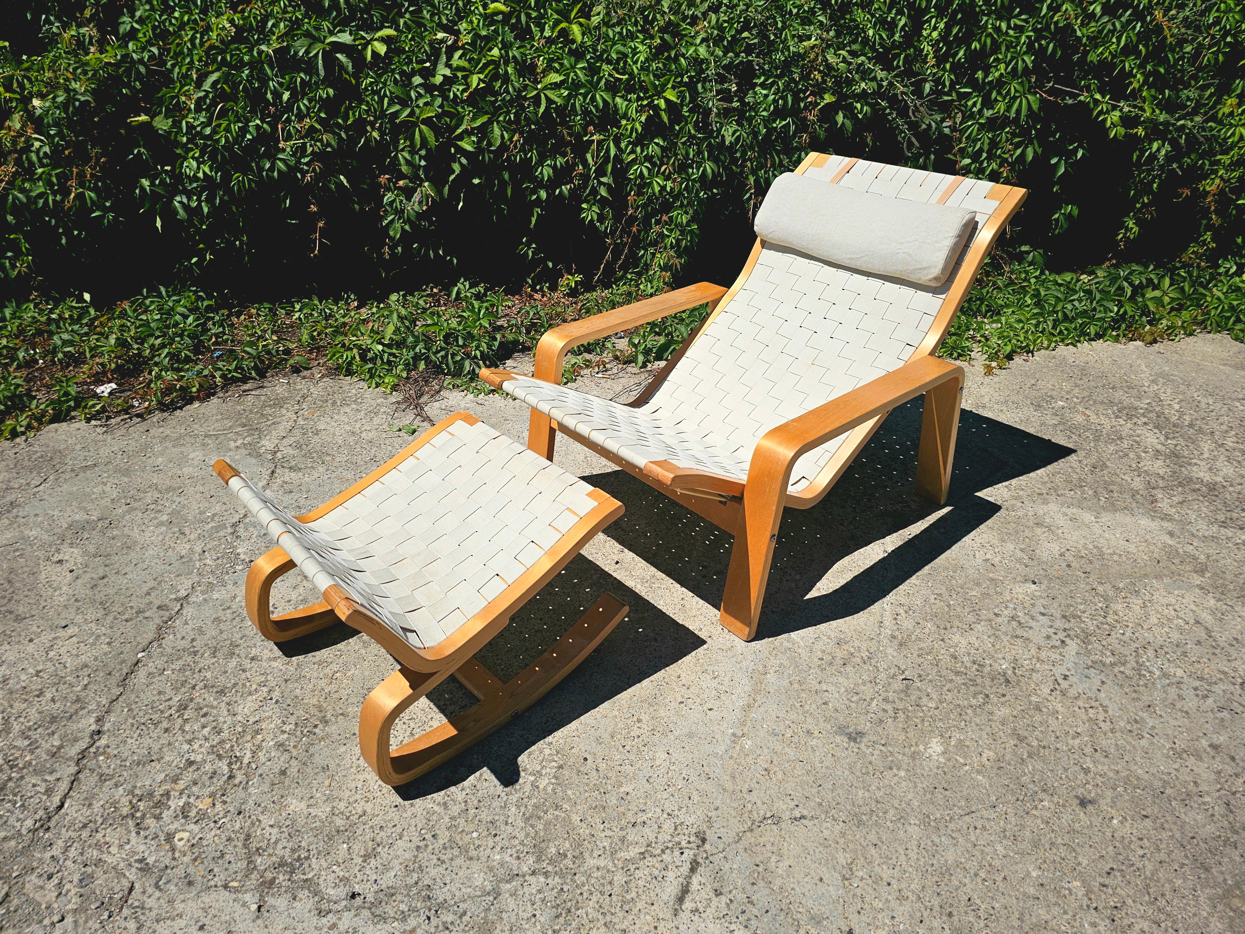 Mid-Century moderno Coppia di poltrone Pulkka con ottomani di Ilmari Lappalainen per IKEA in vendita
