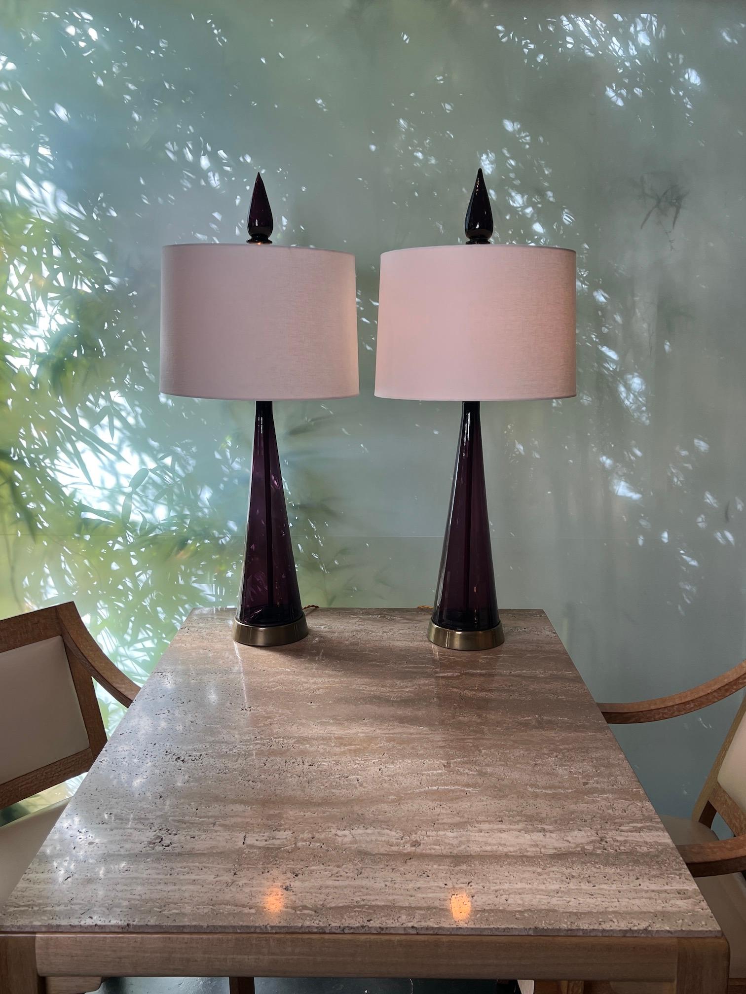 Pair of Purple Glass Table Lamps by Marbro In Good Condition For Sale In Dallas, TX