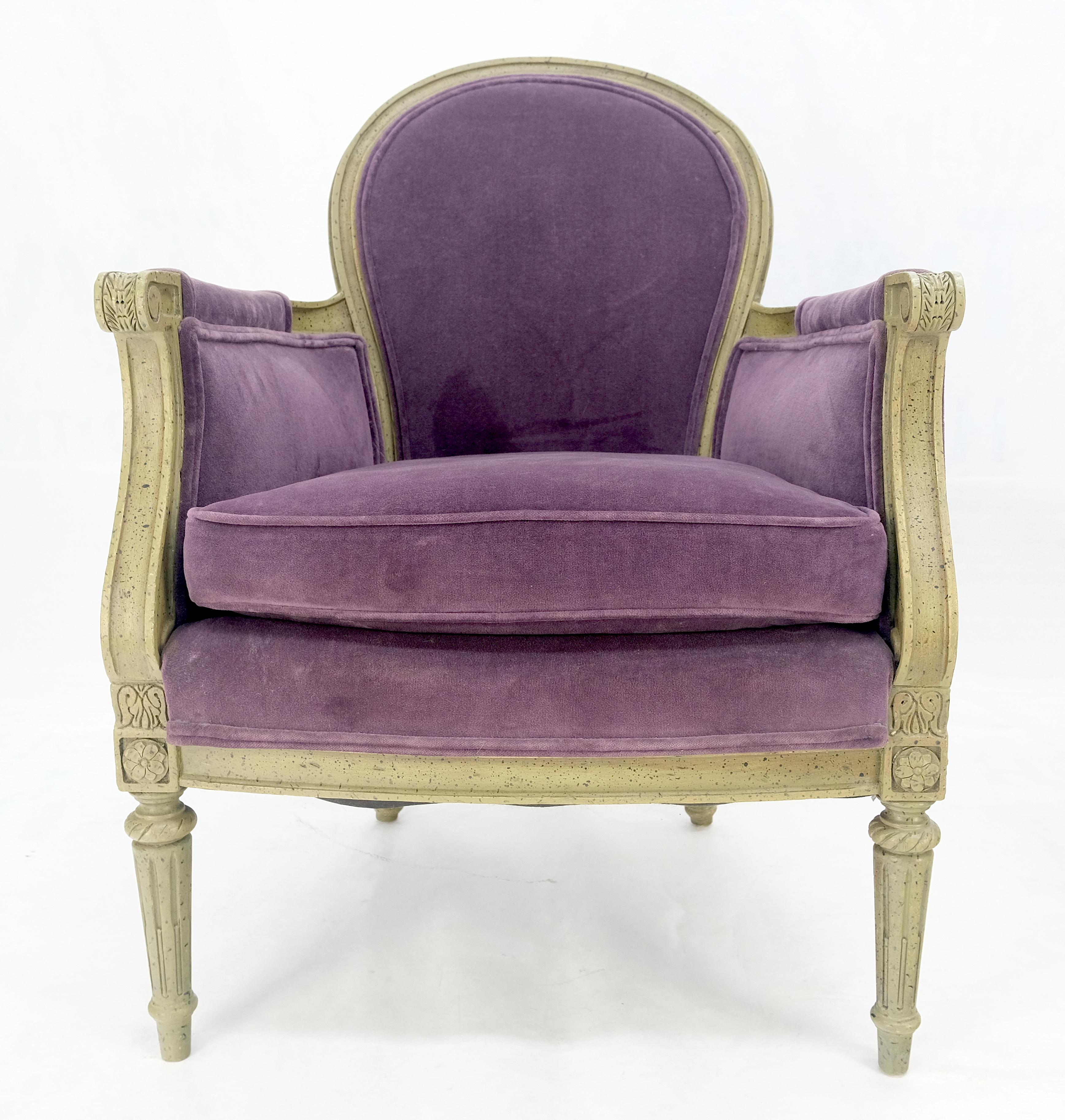 Pareja de sillones bergere club franceses tapizados en terciopelo morado ¡Limpios! en venta 6