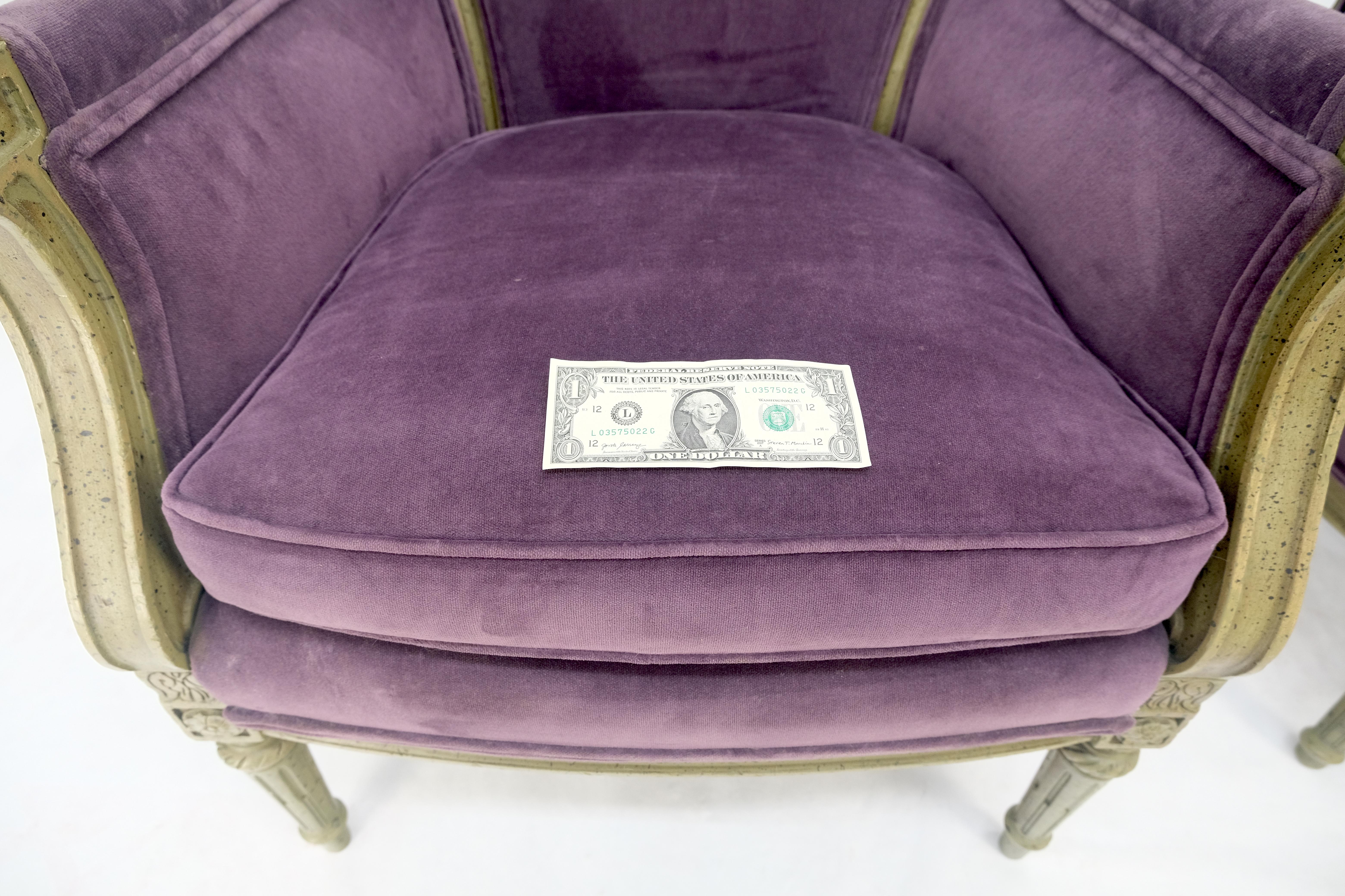 Pareja de sillones bergere club franceses tapizados en terciopelo morado ¡Limpios! en venta 7