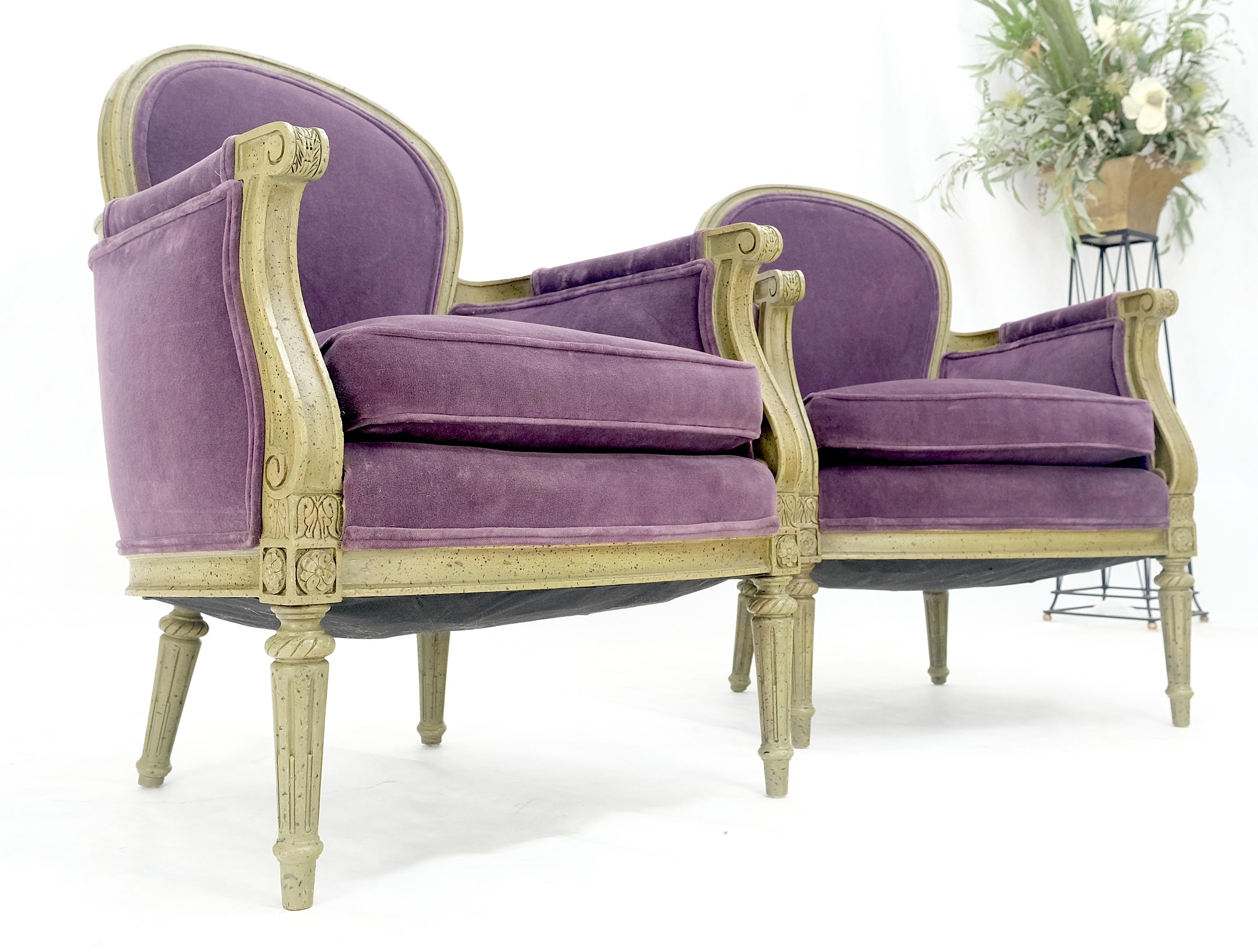 Pareja de sillones bergere club franceses tapizados en terciopelo morado ¡Limpios! Tapicería en venta
