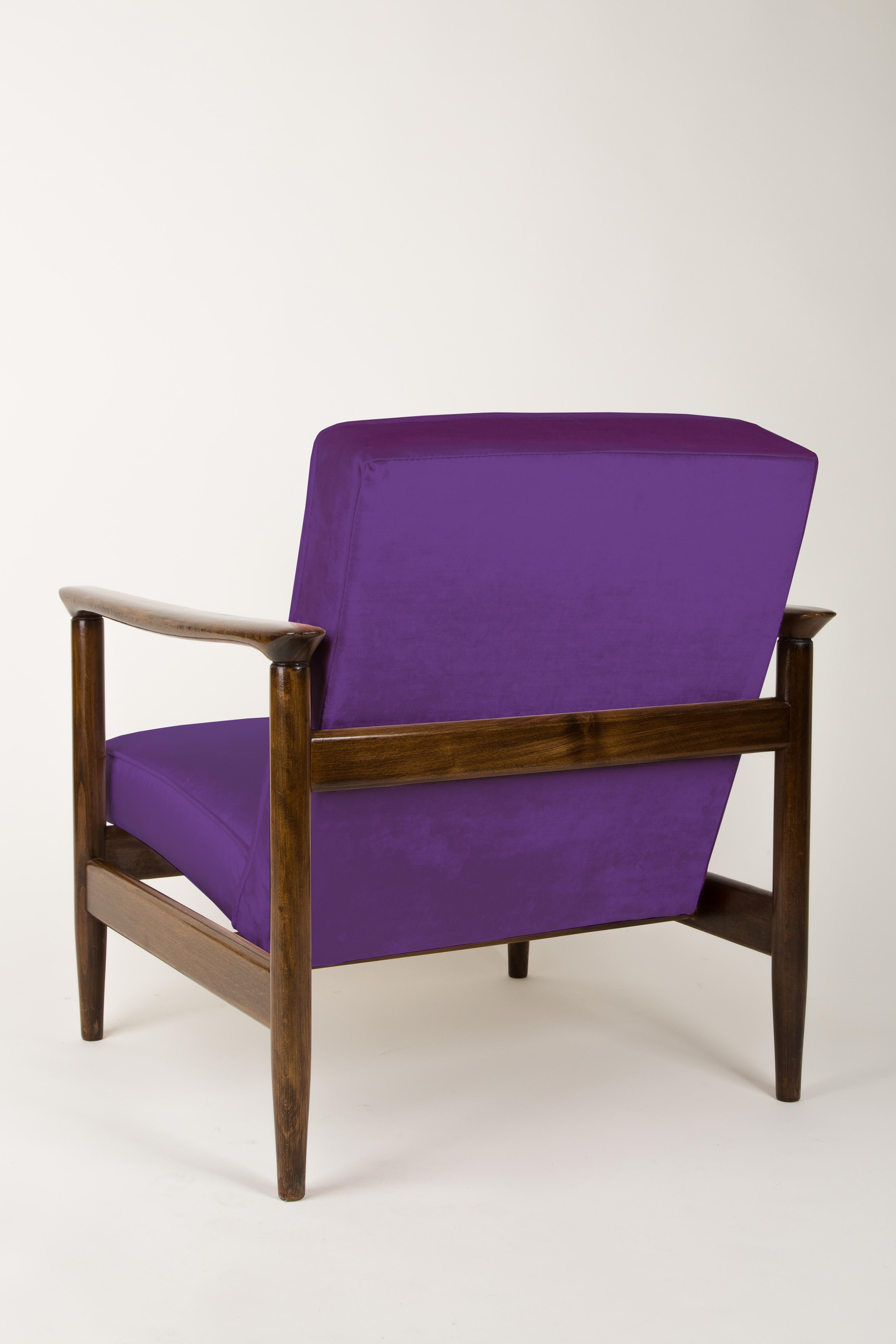 Pair of Purple Violet Armchairs, Edmund Homa, GFM-142, 1960s, Poland In Excellent Condition For Sale In 05-080 Hornowek, PL