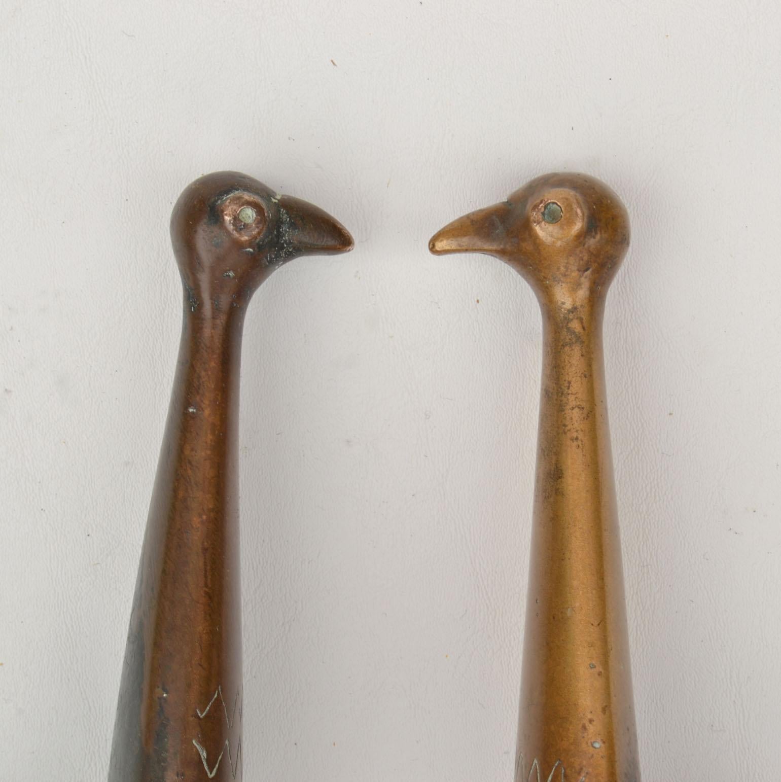 European Pair of Push and Pull Bronze Door Handles Formde as Doves For Sale