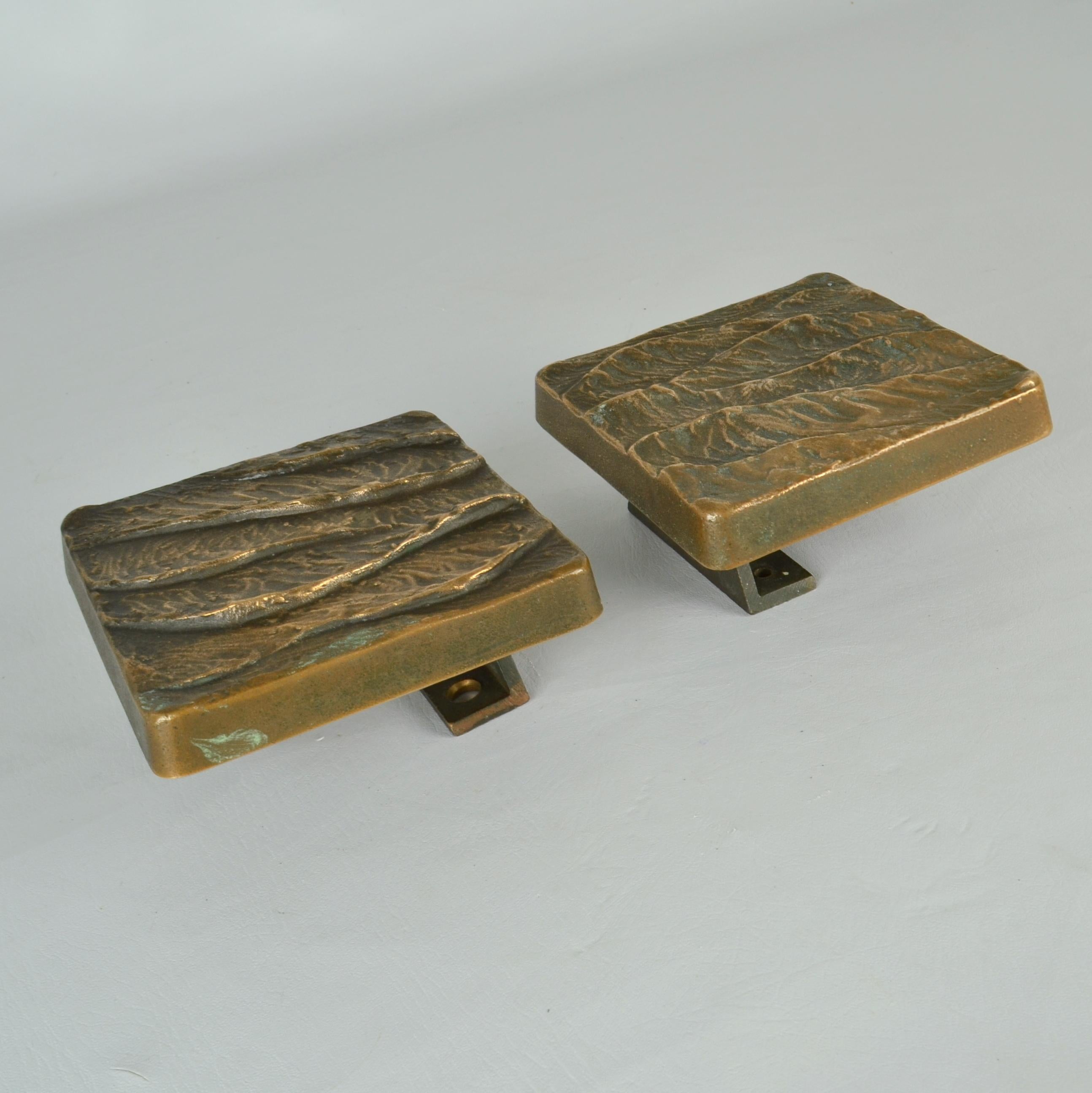 Architectural Pair of Push Pull Door Handles in Bronze Relief of Waves In Excellent Condition For Sale In London, GB
