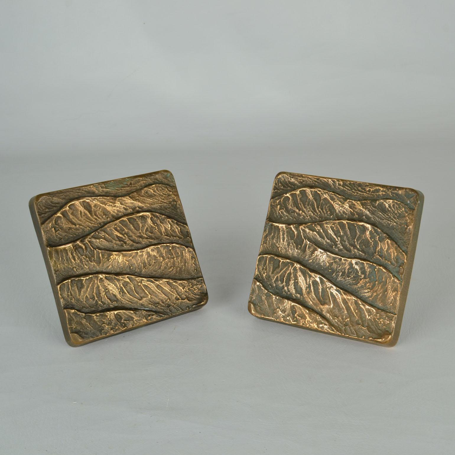 Architectural Pair of Push Pull Door Handles in Bronze Relief of Waves For Sale 2