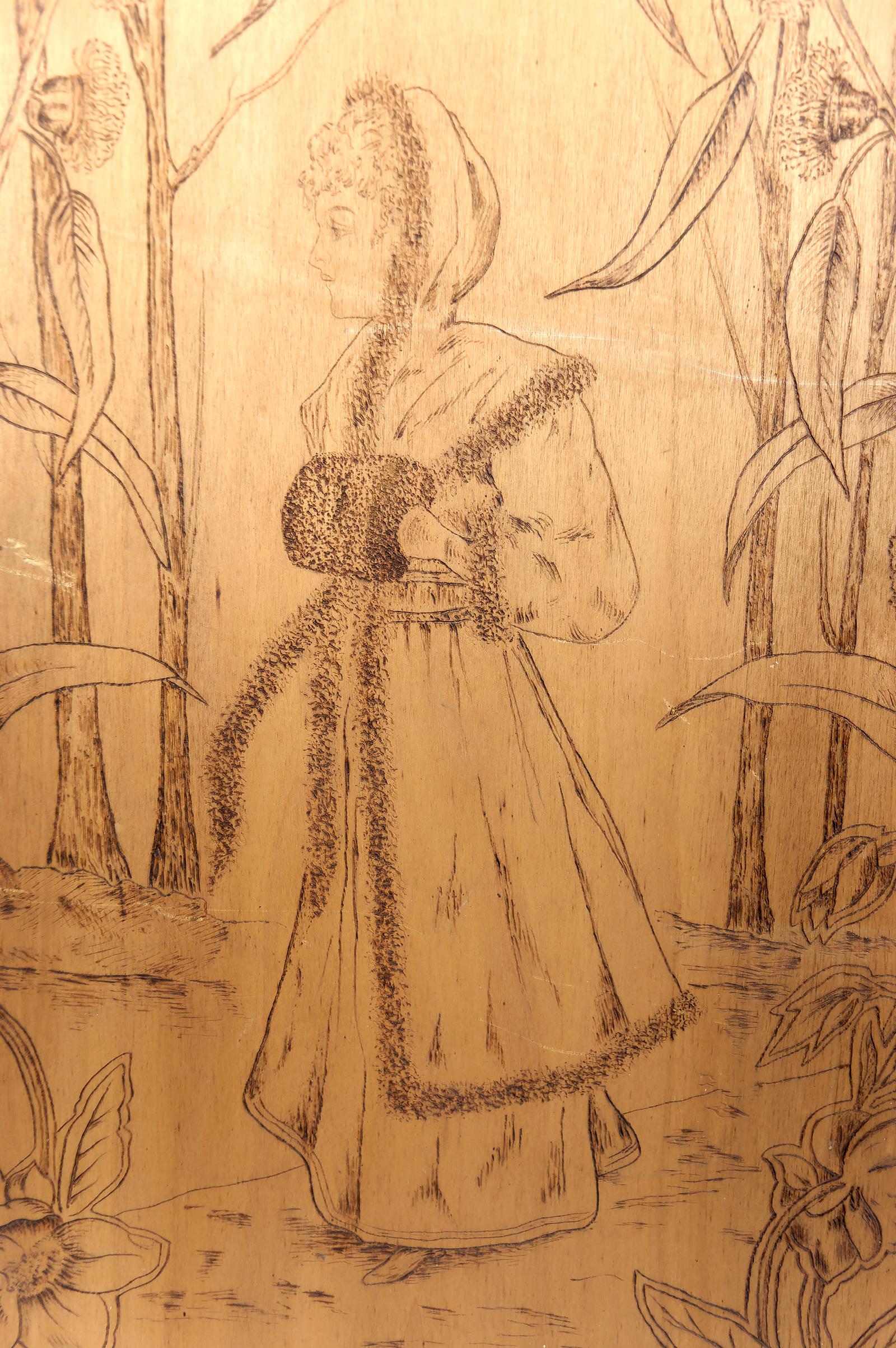 Paar pyrografierte Tafeln, Die Jahreszeiten: Herbst und Winter, Art Nouveau, Frankreich (Französisch) im Angebot