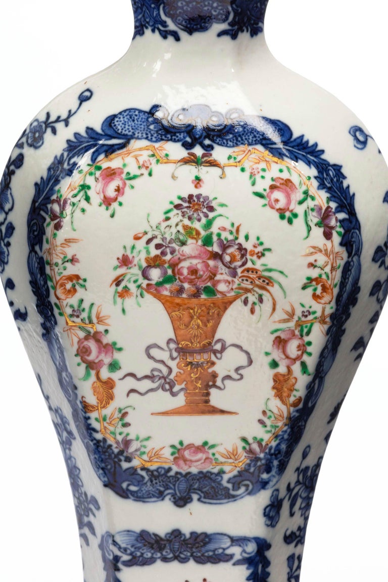 Pair of Qianlong Period Vases For Sale at 1stDibs