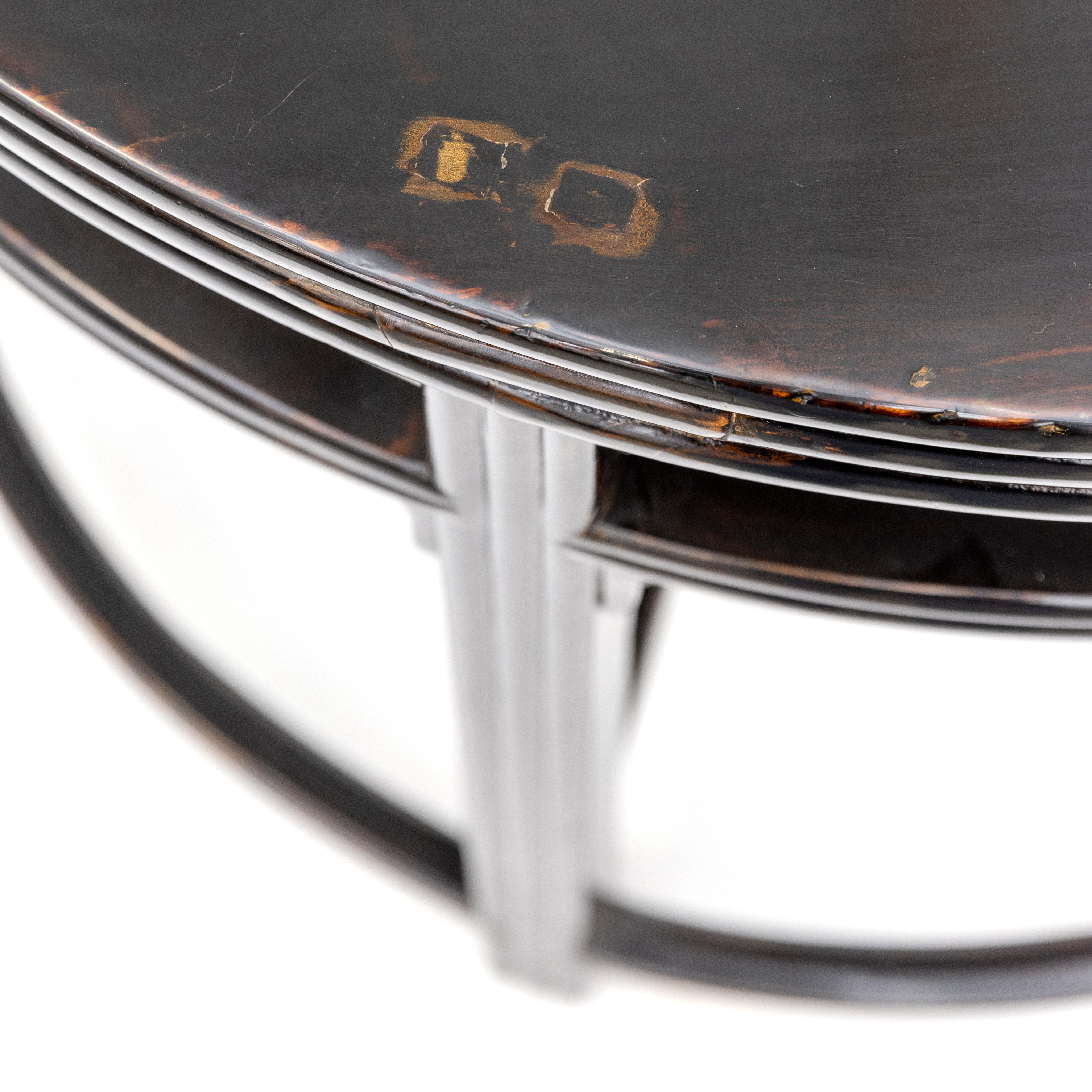 Paar schwarz lackierte Demilune Konsolentische aus der Qing Dynasty Ore Center Table (19. Jahrhundert) im Angebot