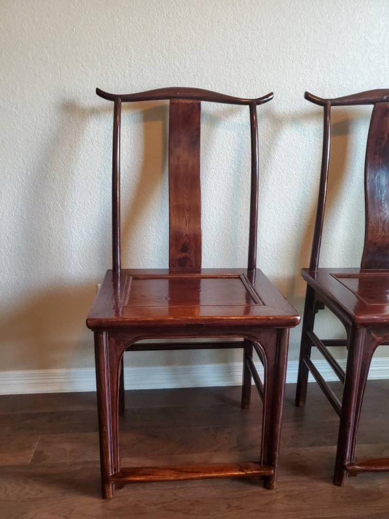 Pair of Qing Dynasty Chinese Elmwood Hat Chairs In Good Condition In Forney, TX